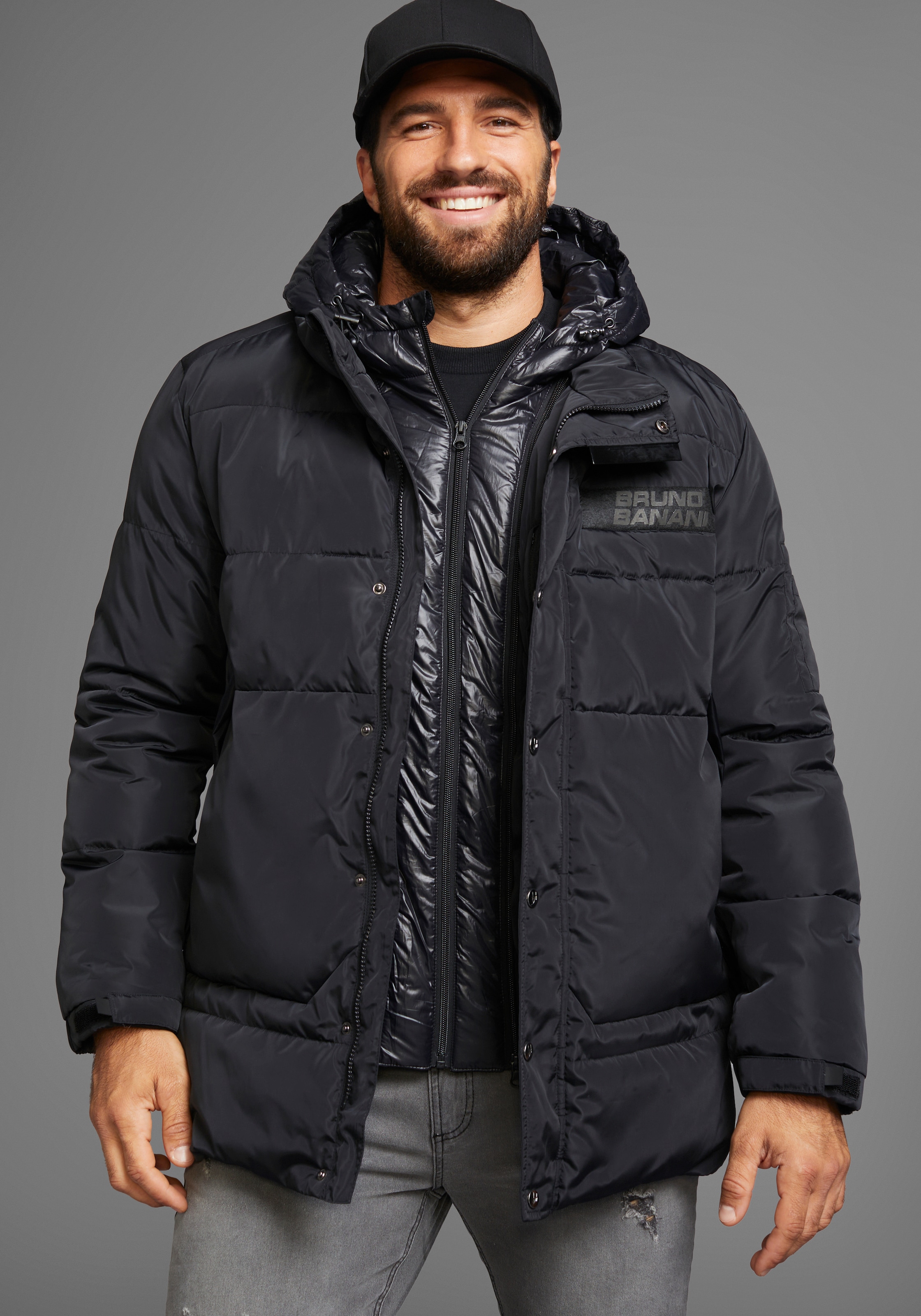 Bruno Banani Winterjacke, mit Kapuze, wärmendes Material, hochschliessender Kragen, verstellbare...