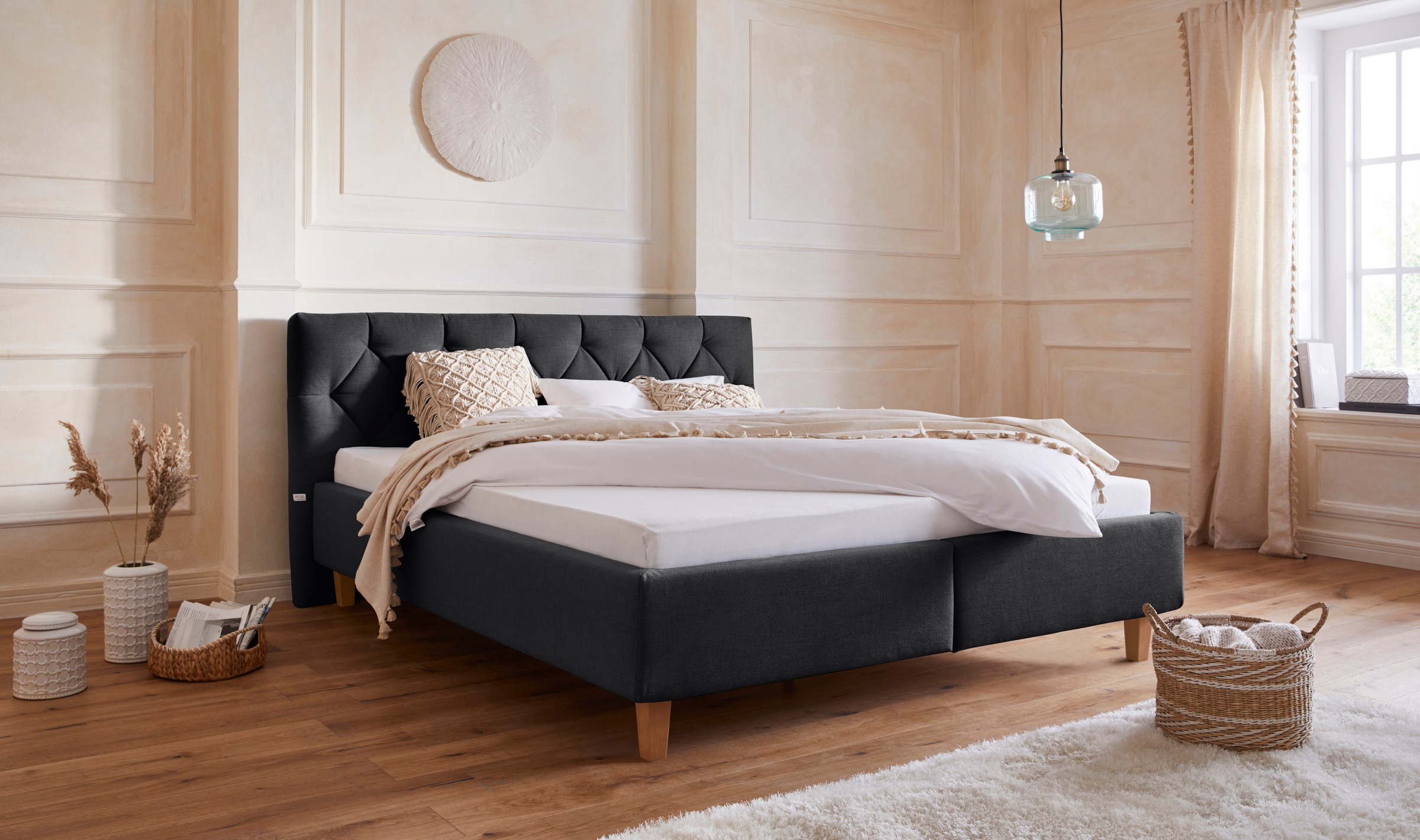 Image of Guido Maria Kretschmer Home&Living Polsterbett »Sunley 100«, Kreuzsteppung im Kopfteil, Kopfteilhöhe 102 cm, wahlweise ohne oder mit Matratze/Lattenrost - 3 Matratzenarten bei Ackermann Versand Schweiz