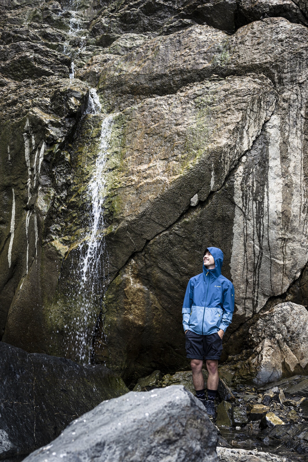 VAUDE Veste d'extérieur »MEN'S NEYLAND 2.5L JACKET« mit Kapuze sportlicher Stil, mit Kapuze, wasserdicht