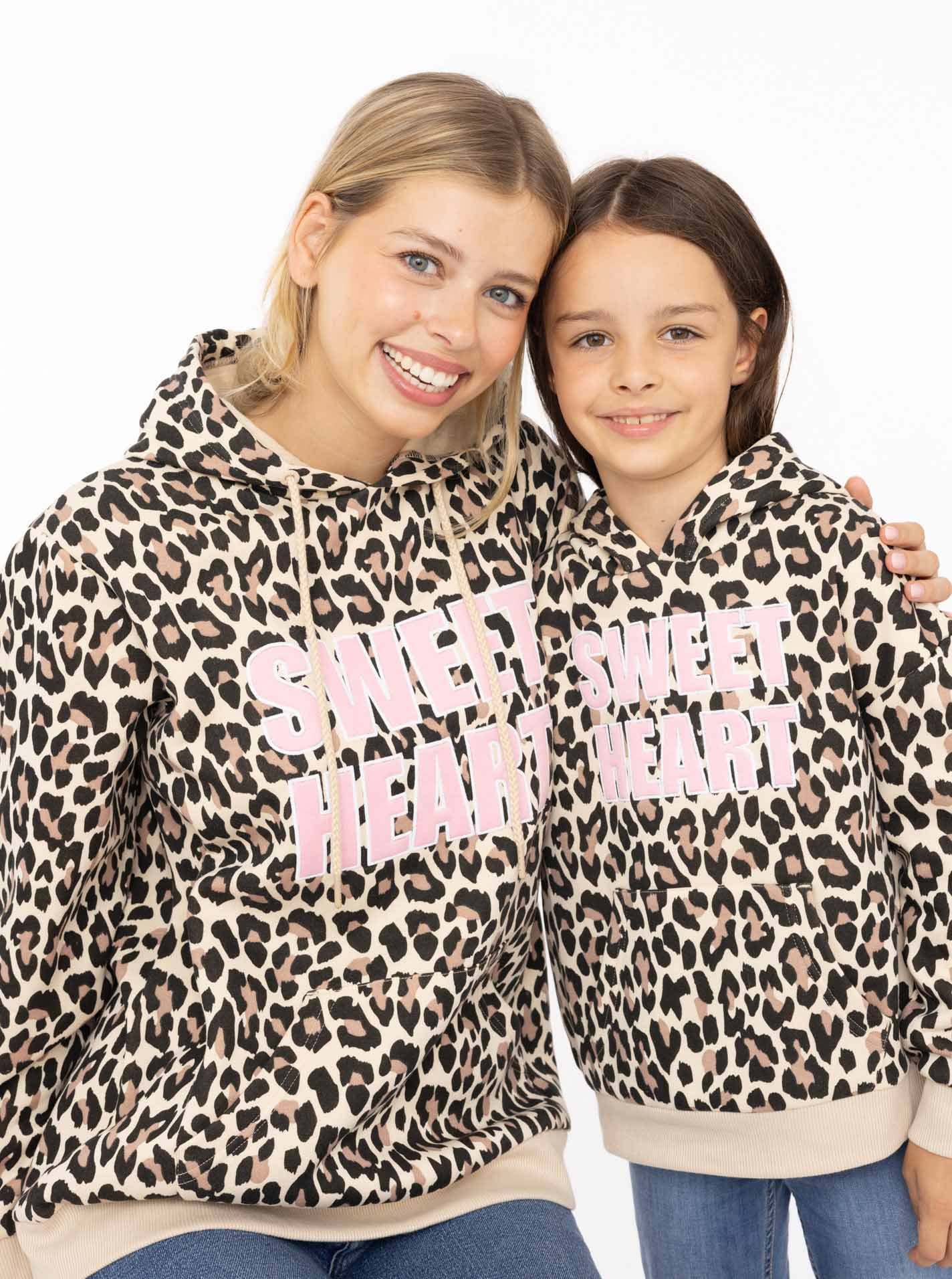 Image of Zwillingsherz Hoodie ""Sweet Heart Leo"", Mini-Me Leo,mit kontrastierendem Schriftzug