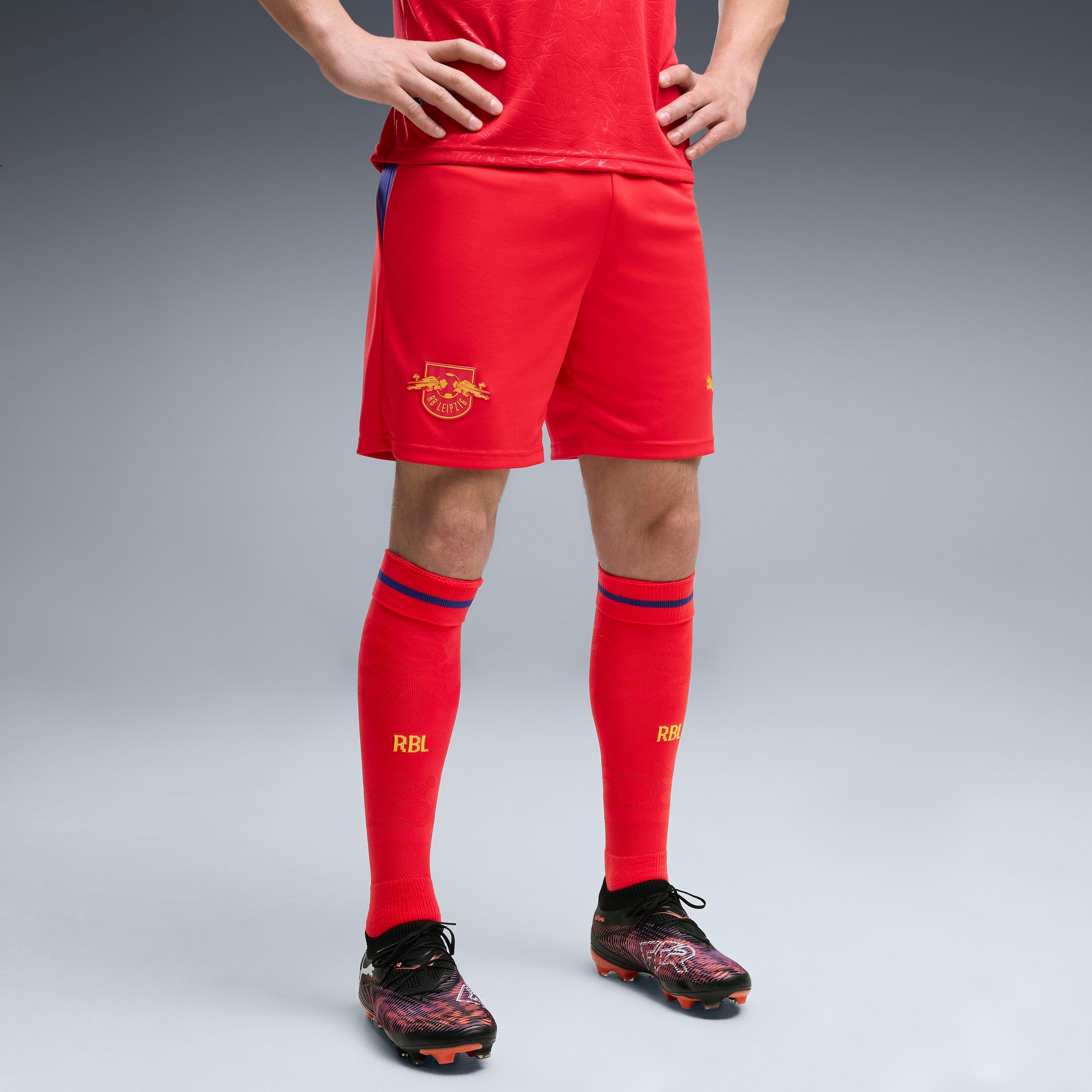 Image of PUMA Trainingsshorts "RBL SHORTS REPLICA" mit DryCELL Technologie, atmungsaktiv, reguläre Passform