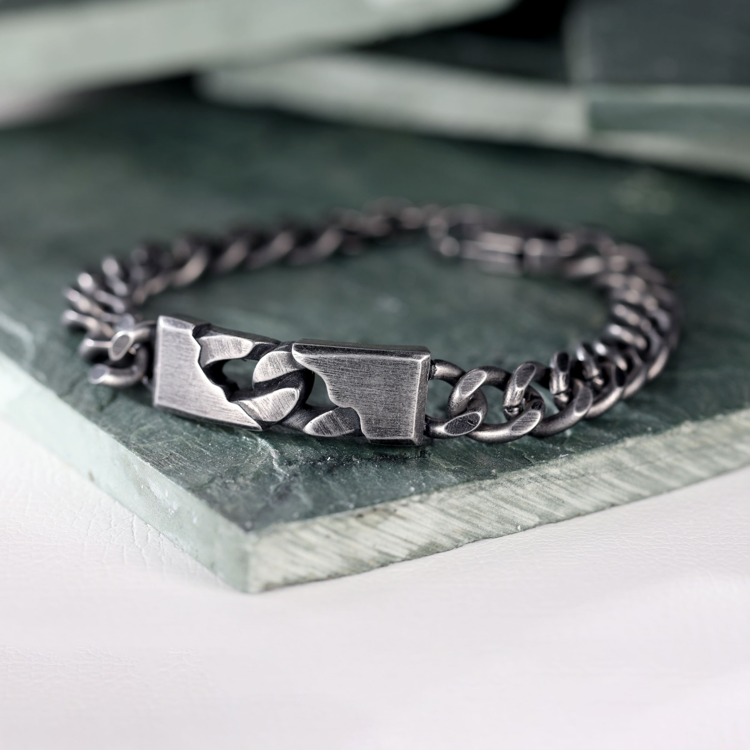 Firetti Armband »Schmuck Geschenk Edelstahl Armschmuck Armkette Panzerkette Vintage«