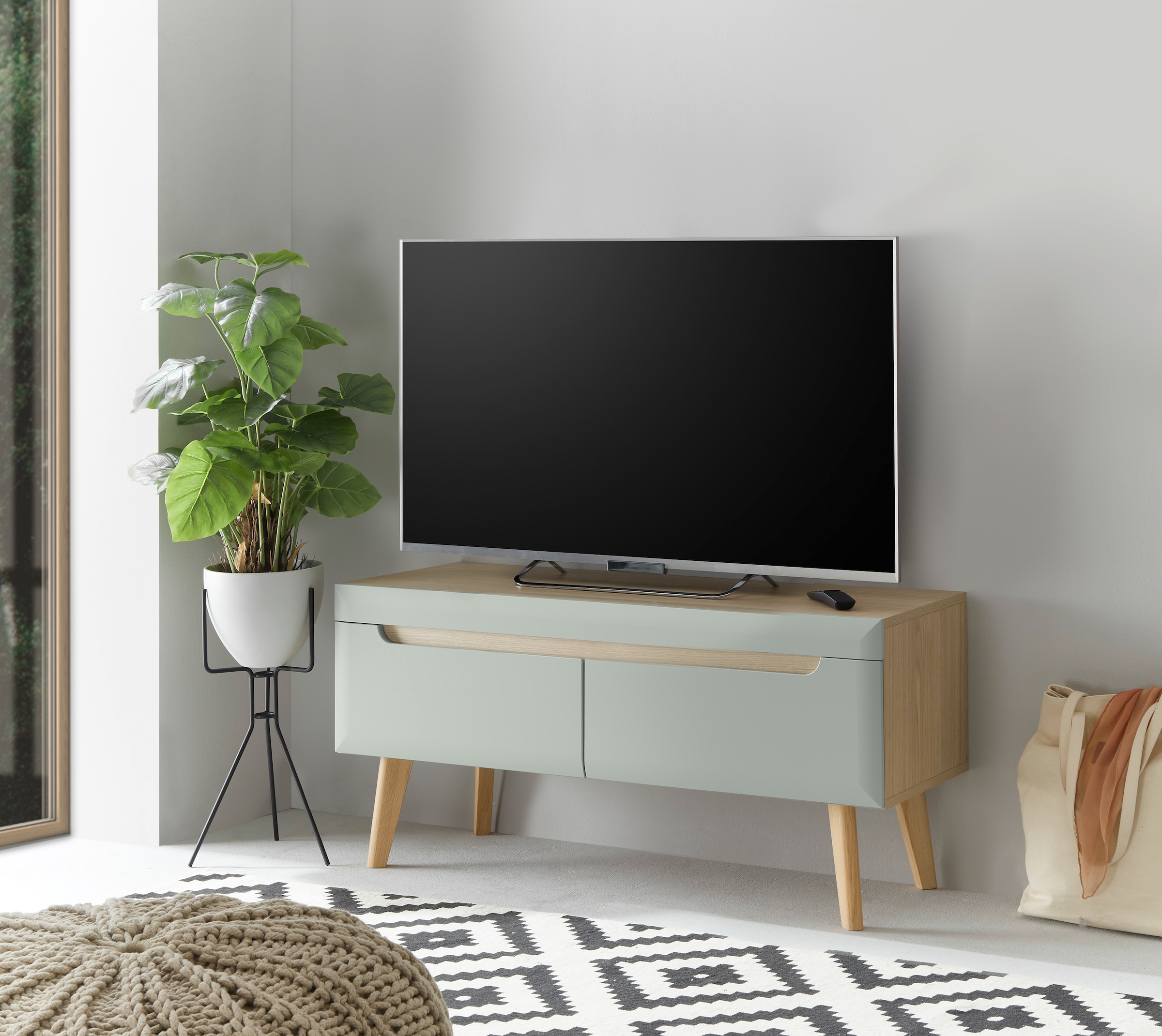 Image of Home affaire Lowboard "Torge, TV-Unterschrank, TV-Kommode, Fernsehschrank, TV-Board" 1 Stk. tlg. abgeschrägte Füsse, drei Farben, Scandi Design, 107 cm breit