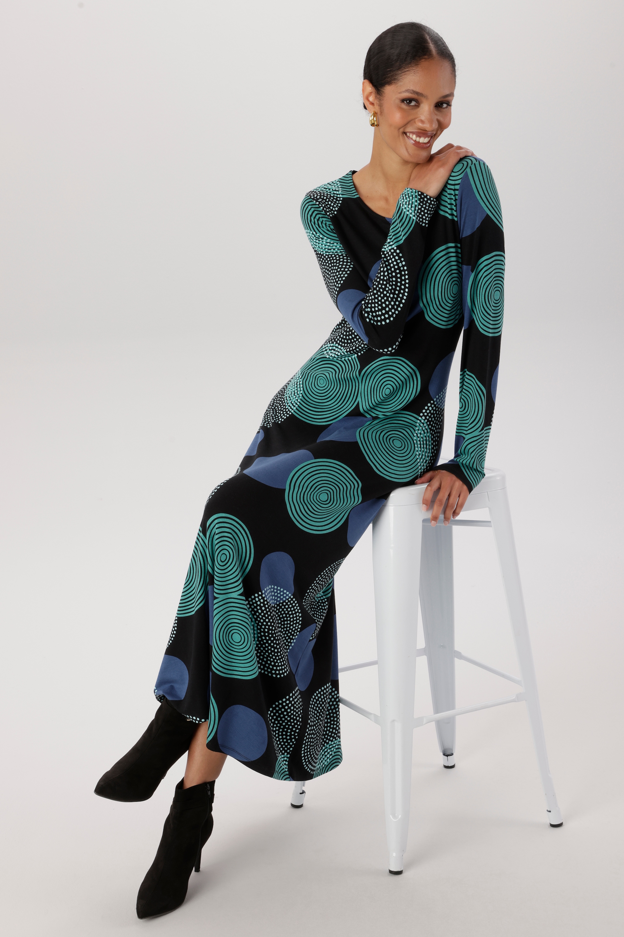 Aniston SELECTED Maxi robe avec jupe légèrement évasée - NOUVELLE COLLECTION