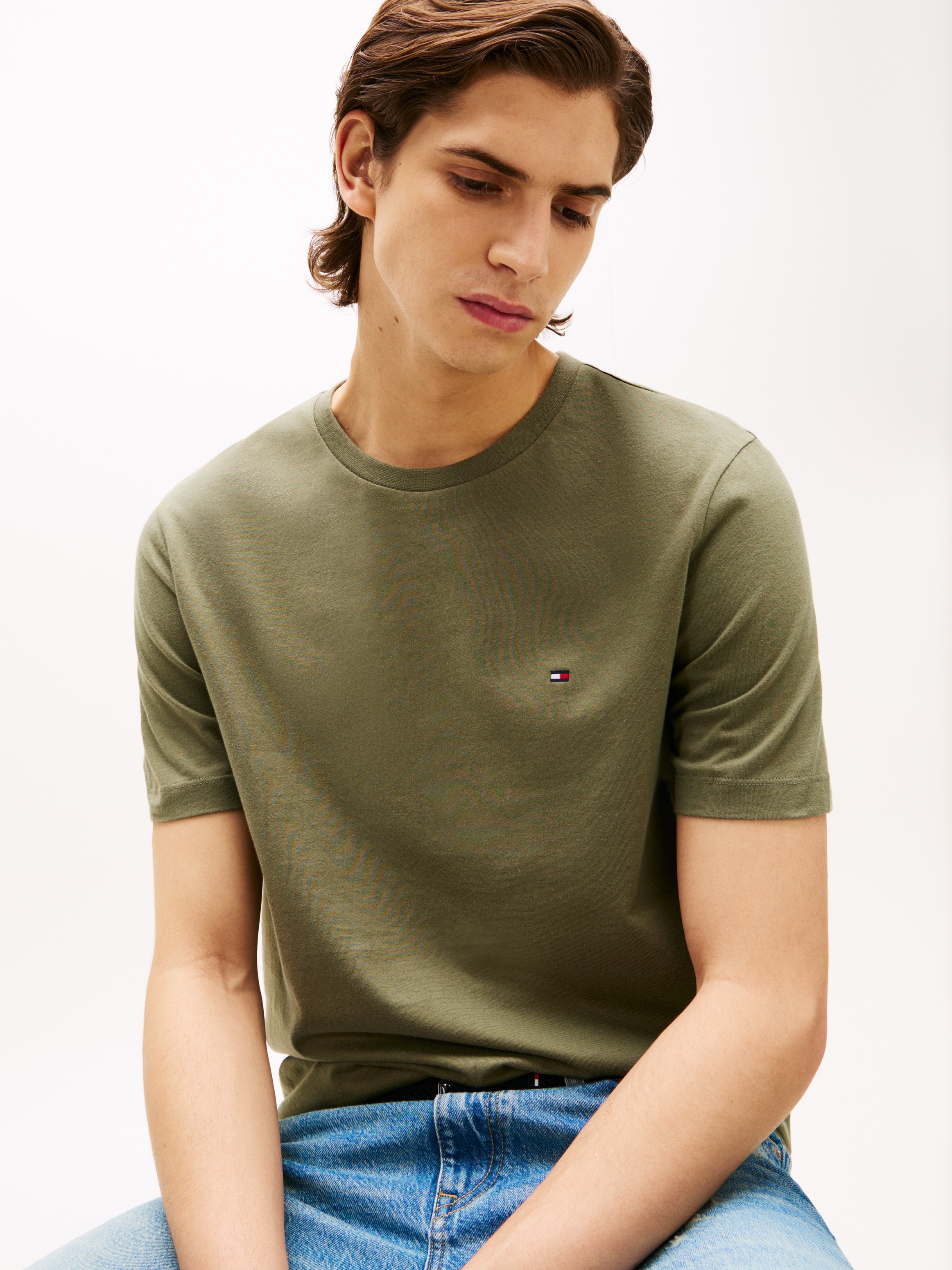 Tommy Hilfiger T-Shirt »ESSENTIAL REG FIT SOLID TEE«, mit Rundhalsausschnitt