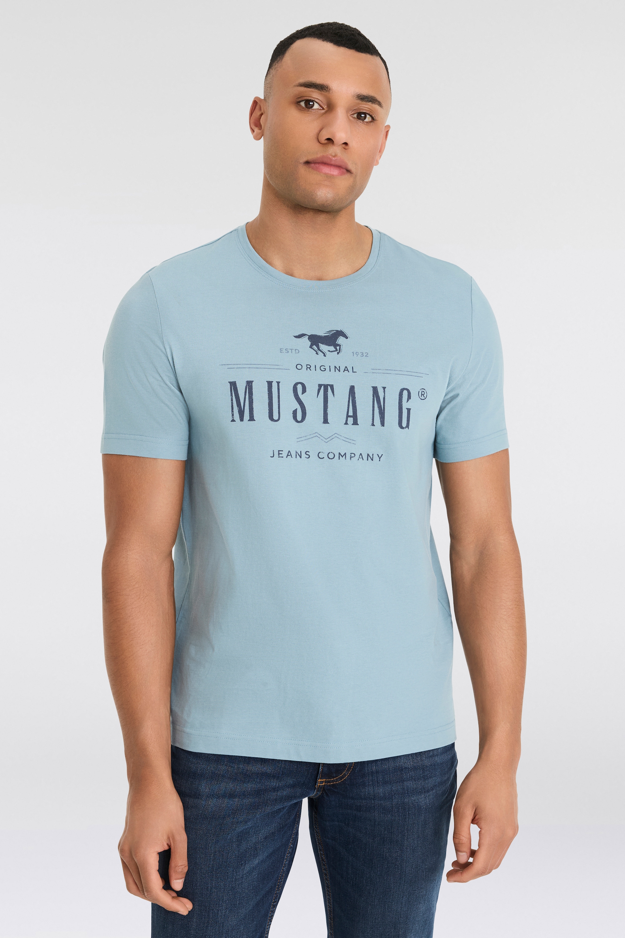Image of MUSTANG T-Shirt "MU Style Alex C Print" Kurzarm-Design, bequeme Passform, bedruckte Optik