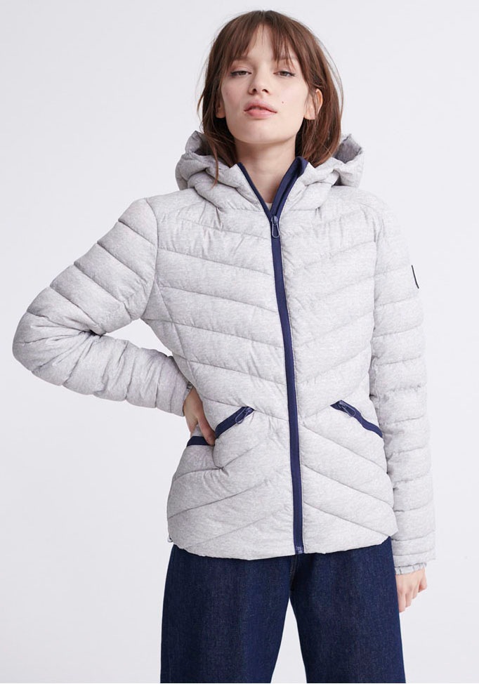 Image of Superdry Steppjacke »LS ESSENTIALS HELIO PADDED JACKET«, mit figurschmeichelnder V-Steppung & weichem Sweatinlay bei Ackermann Versand Schweiz