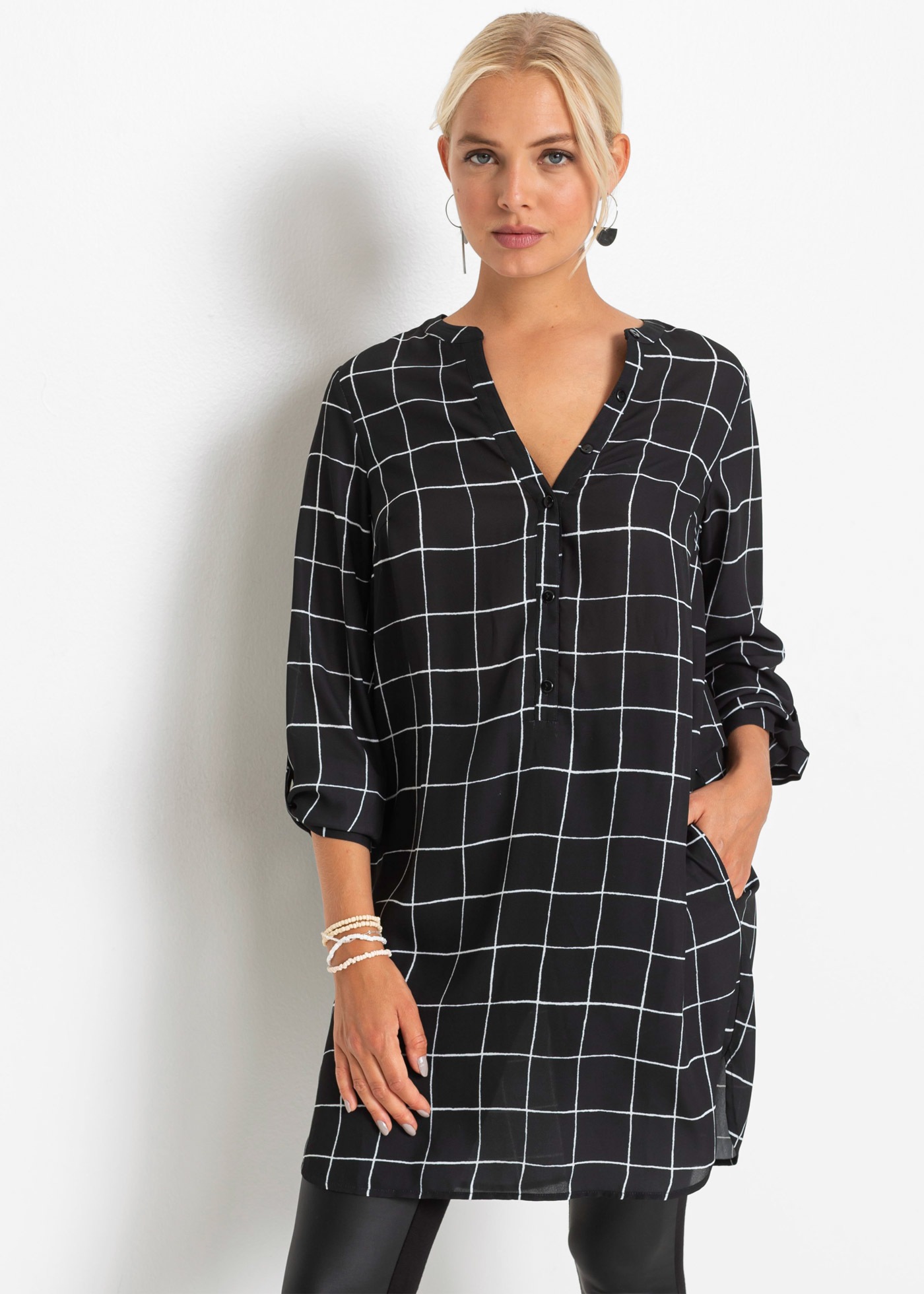 Image of bonprix Longbluse gerade Passform, mit Umlegekragen, mit tiefem V-Ausschnitt