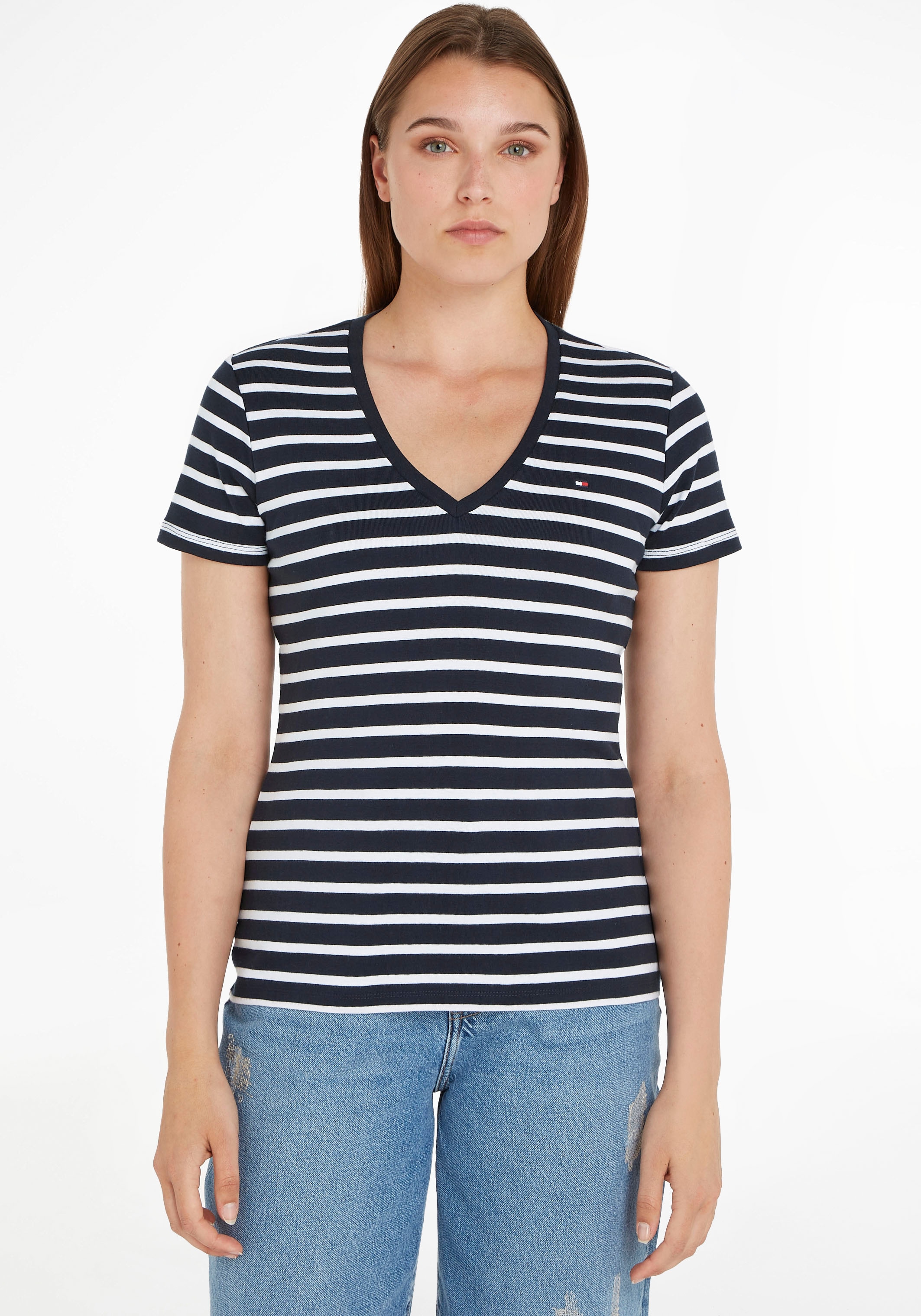♕ Tommy Hilfiger T-Shirt »SLIM CODY RIB V-NECK SS«, mit dezenter  Logostickerei versandkostenfrei bestellen | V-Shirts