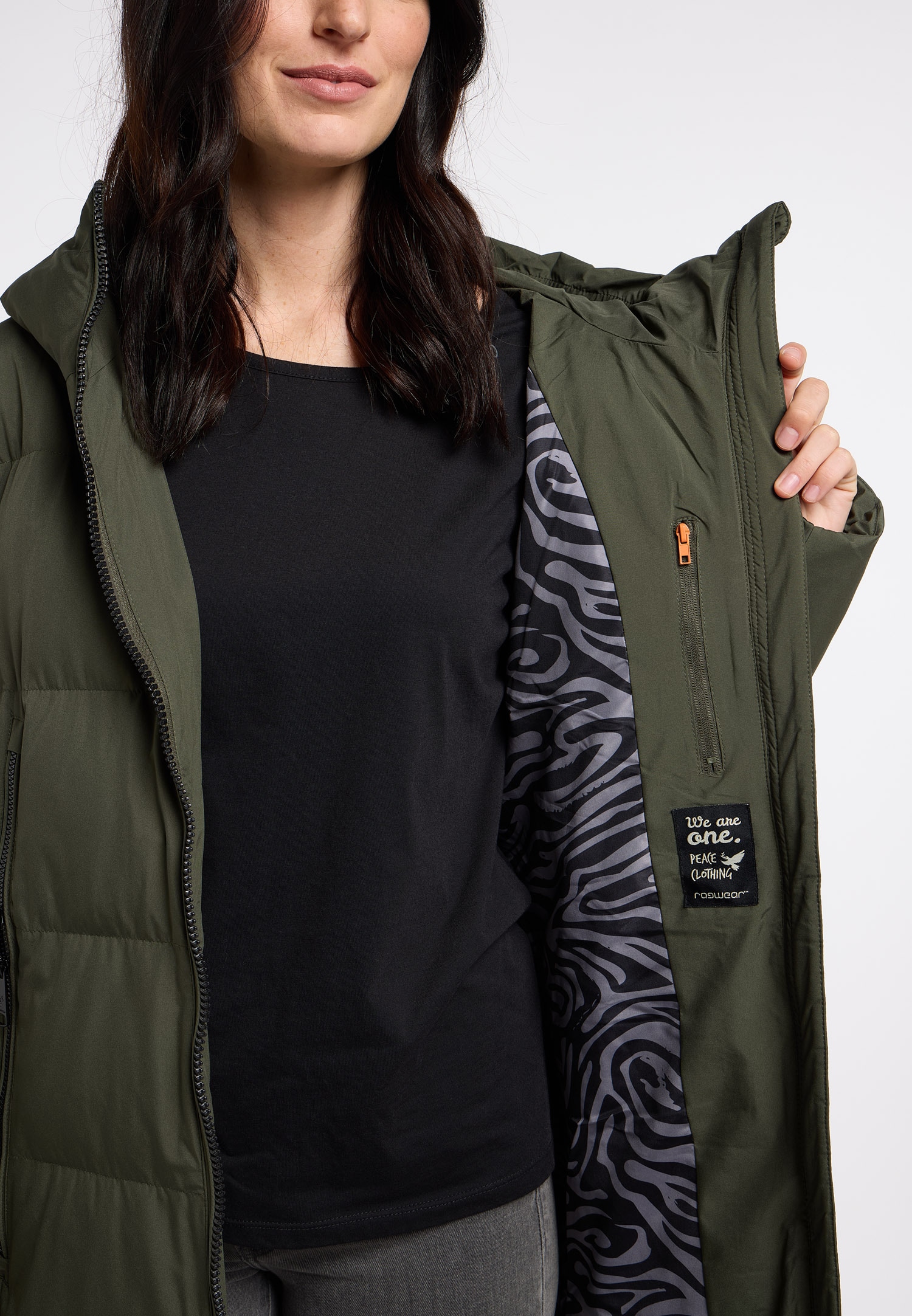 Ragwear Steppmantel »PATRISE«, wärmender Wintermantel mit grossen Reissverschlusstaschen