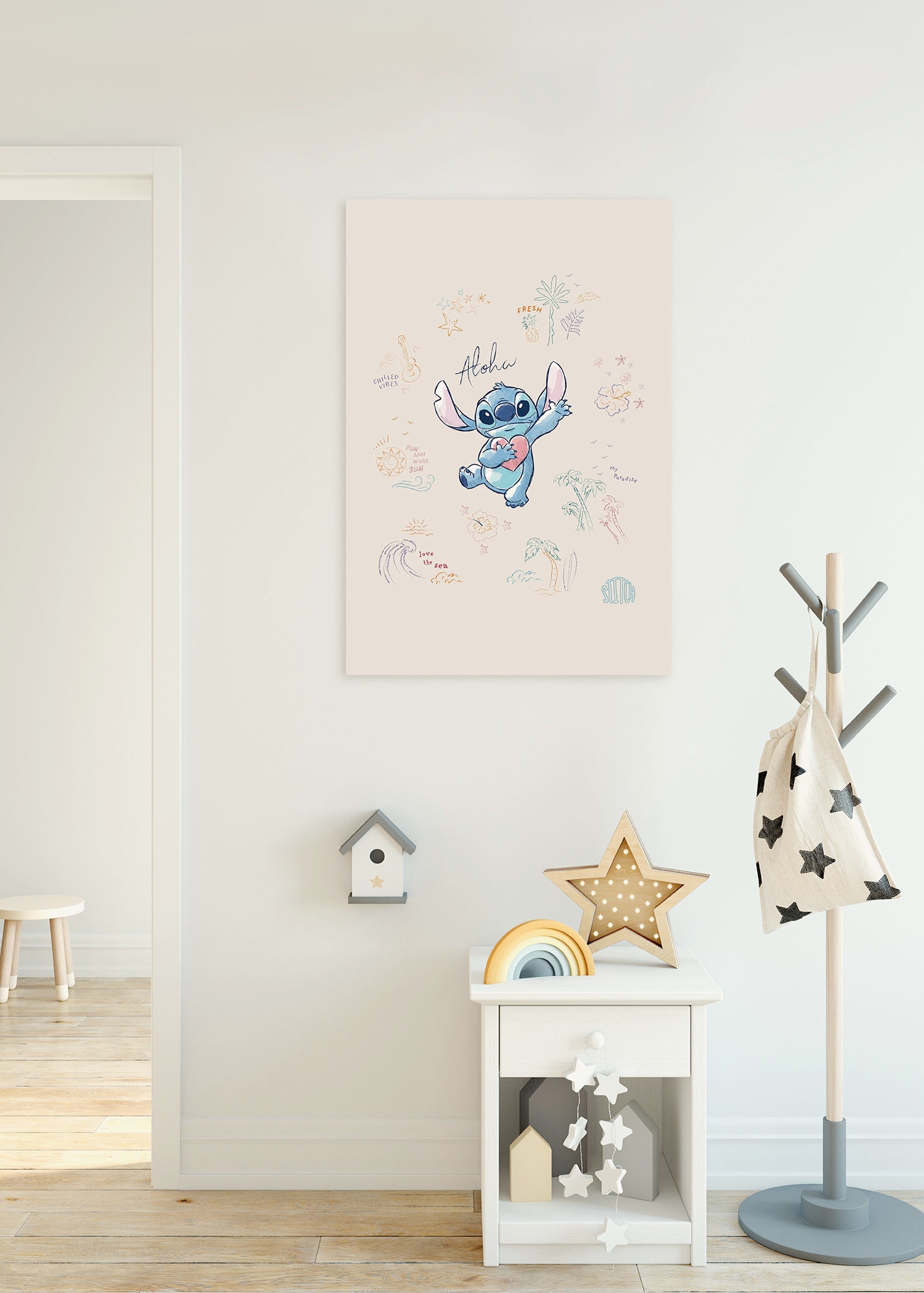 Image of Komar Leinwandbild "Disney Lilo and Stitch In the Sun" Disney 1 Stk. tlg. 60 x 90 cm (Breite x Höhe) - Kinderzimmer, Dekoration