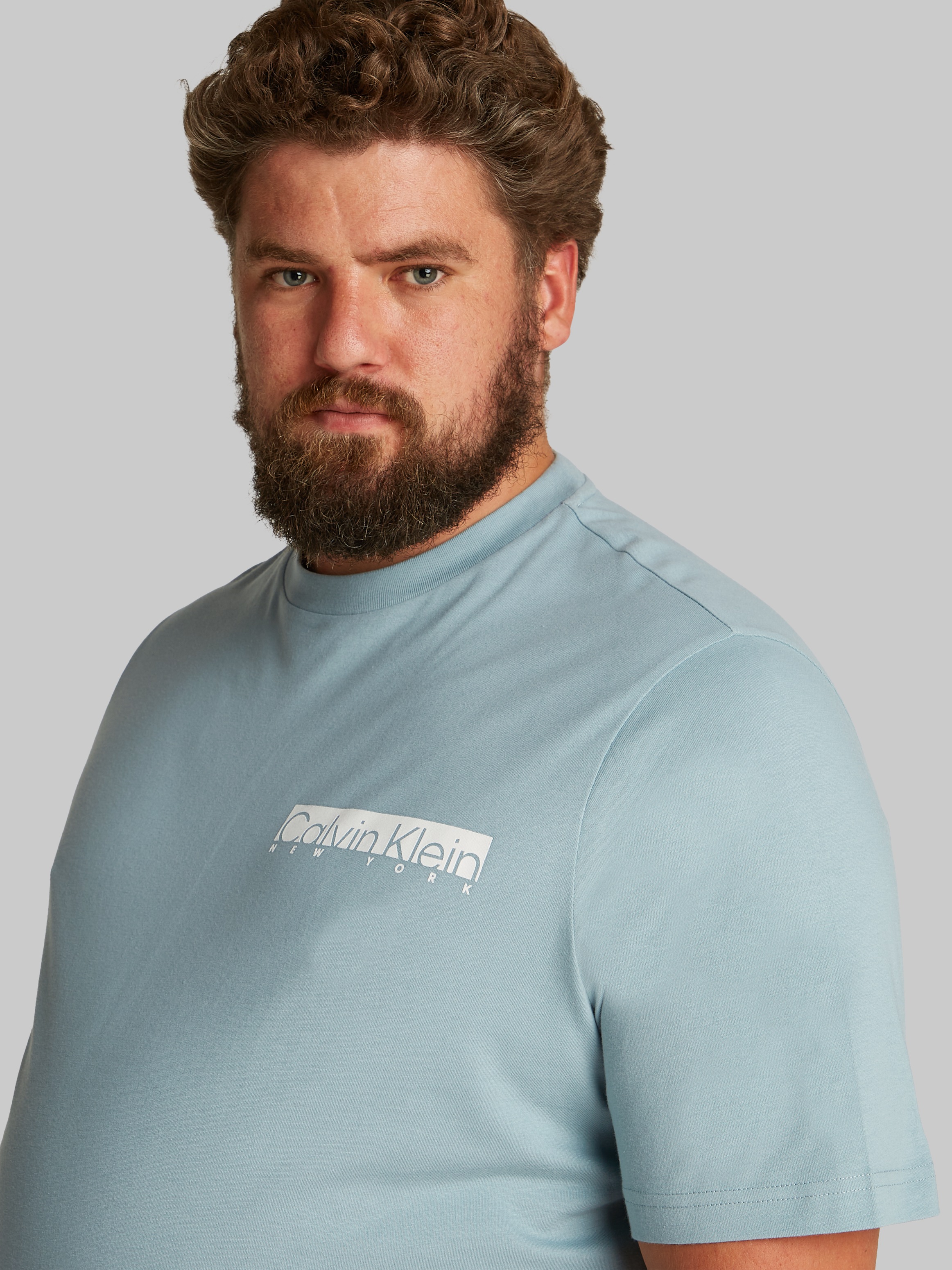 Calvin Klein Big&Tall Rundhalsshirt »BT_NY CHEST BOX LOGO T-SHIRT«, in Grossen Grössen mit Logoprint