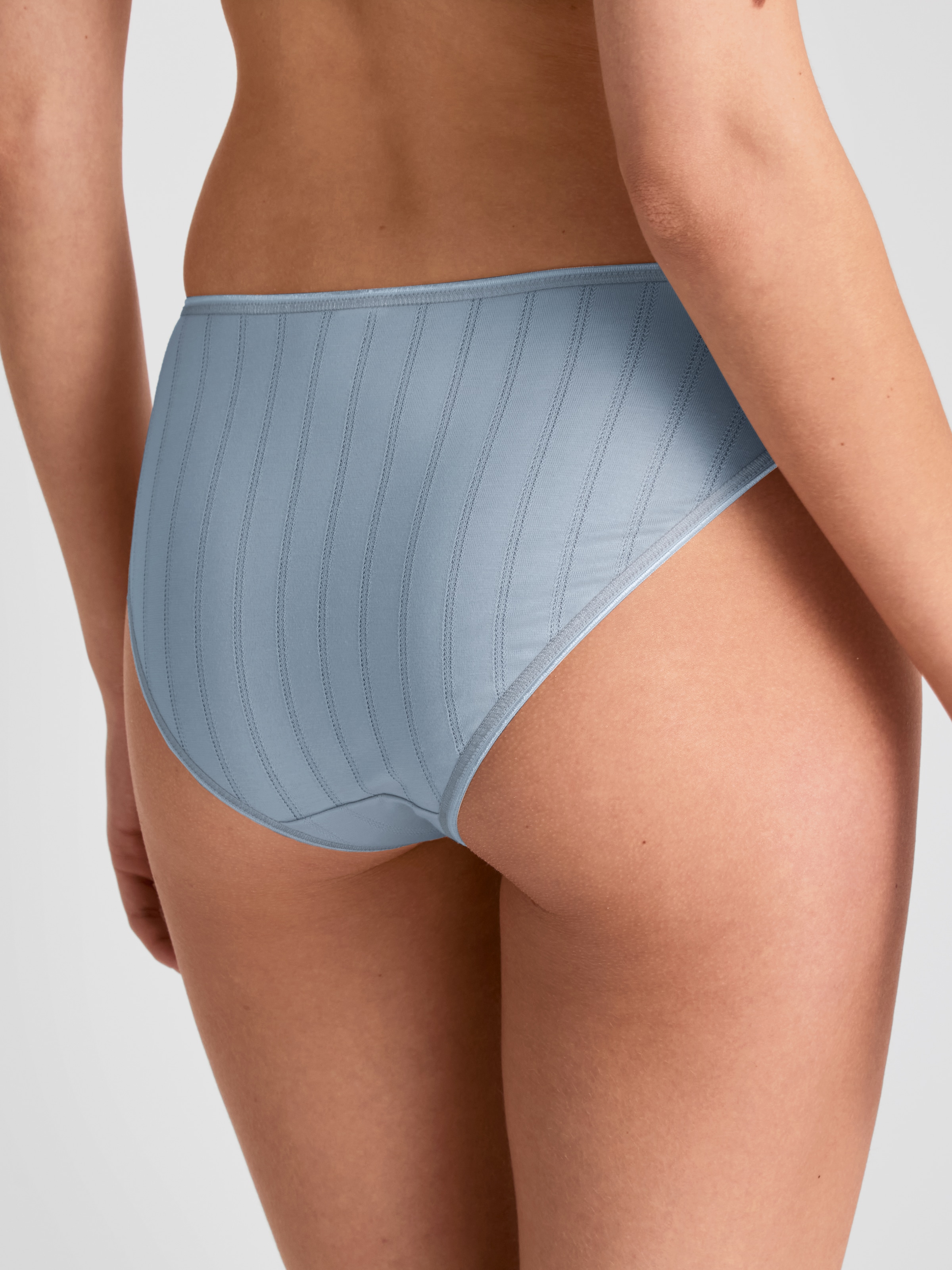 CALIDA Slip de hanche »Etude Toujours« Nadelstreifen-Optik, florale Spitze, Regular-Cut, Jacquard, elastisch