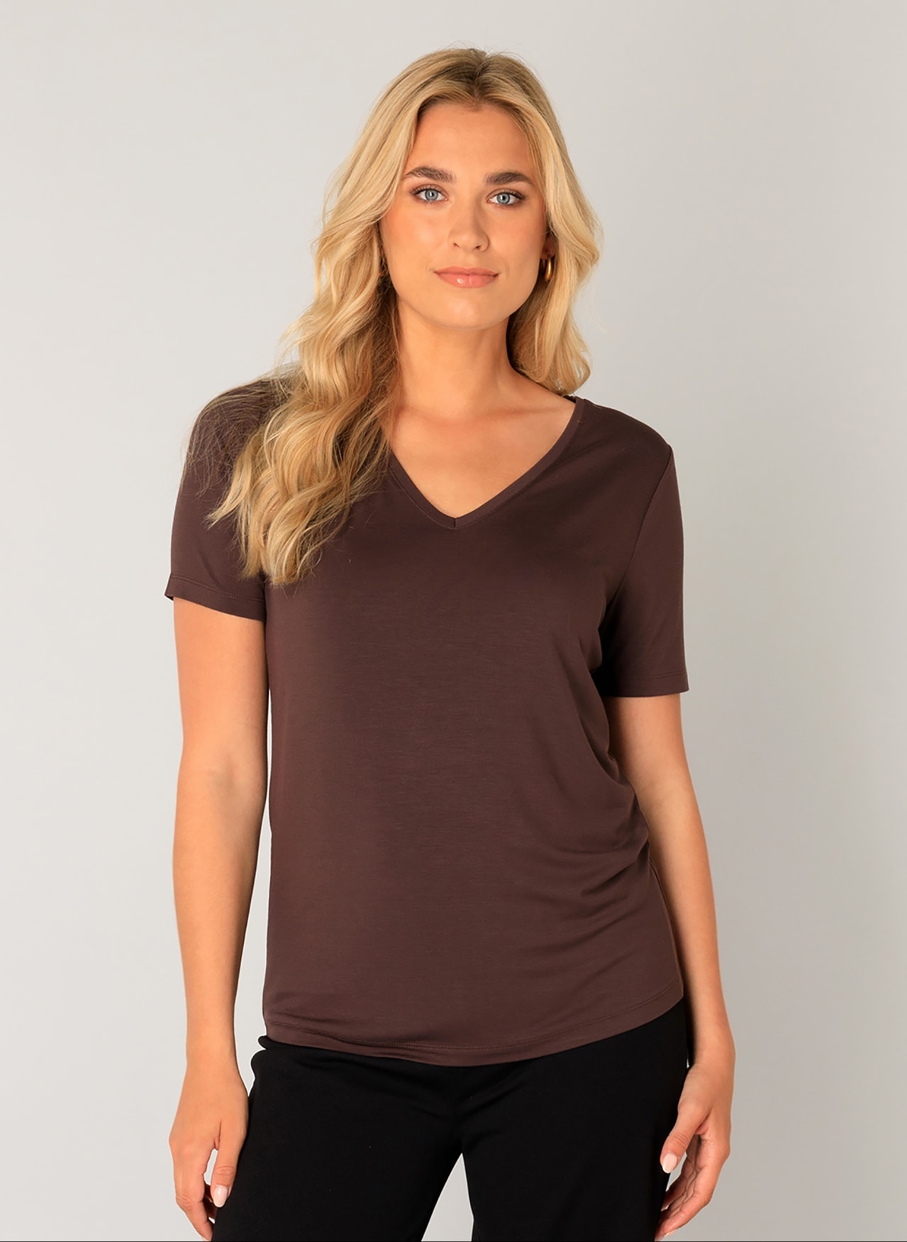 Image of Base Level T-Shirt "Yanic" mit V-Ausschnitt