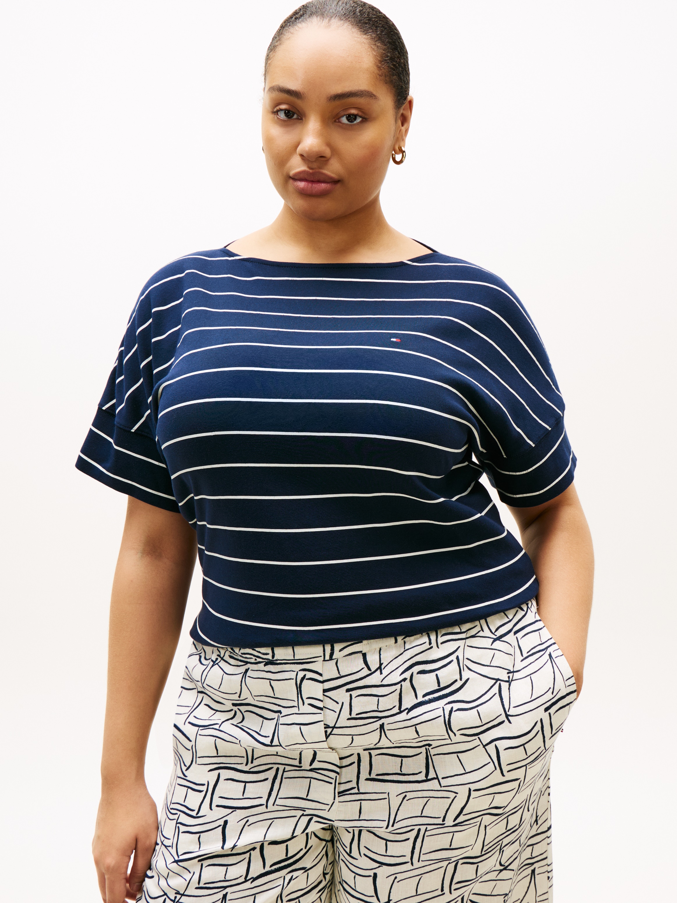 Tommy Hilfiger Curve T-shirt à manches courtes »CRV MDRN CODY CAP SLV C-NK TEE« in grossen Grössen