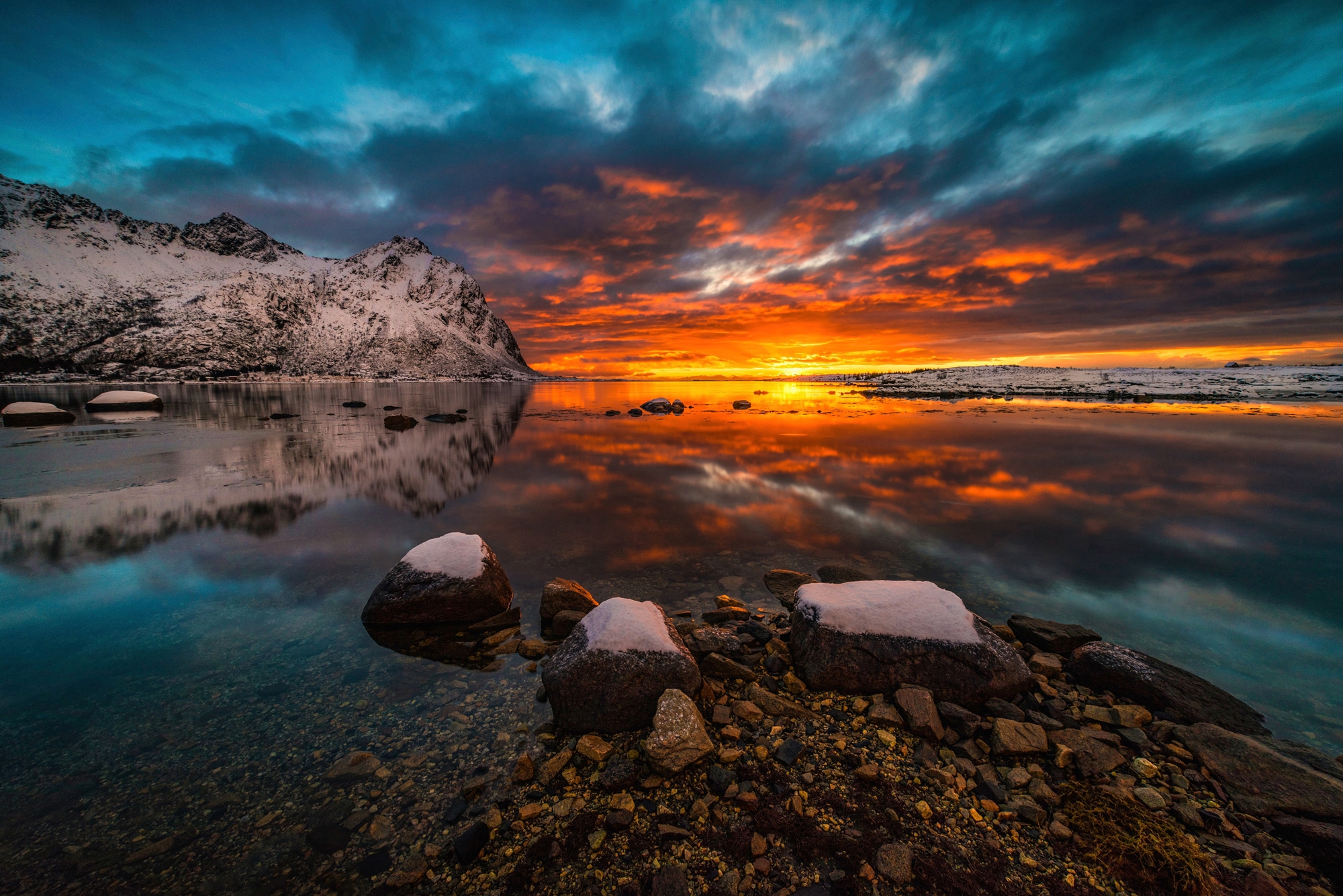 Image of Papermoon Fototapete "Photo-Art RAYMOND HOFFMANN, HIMMEL IN FEUER"