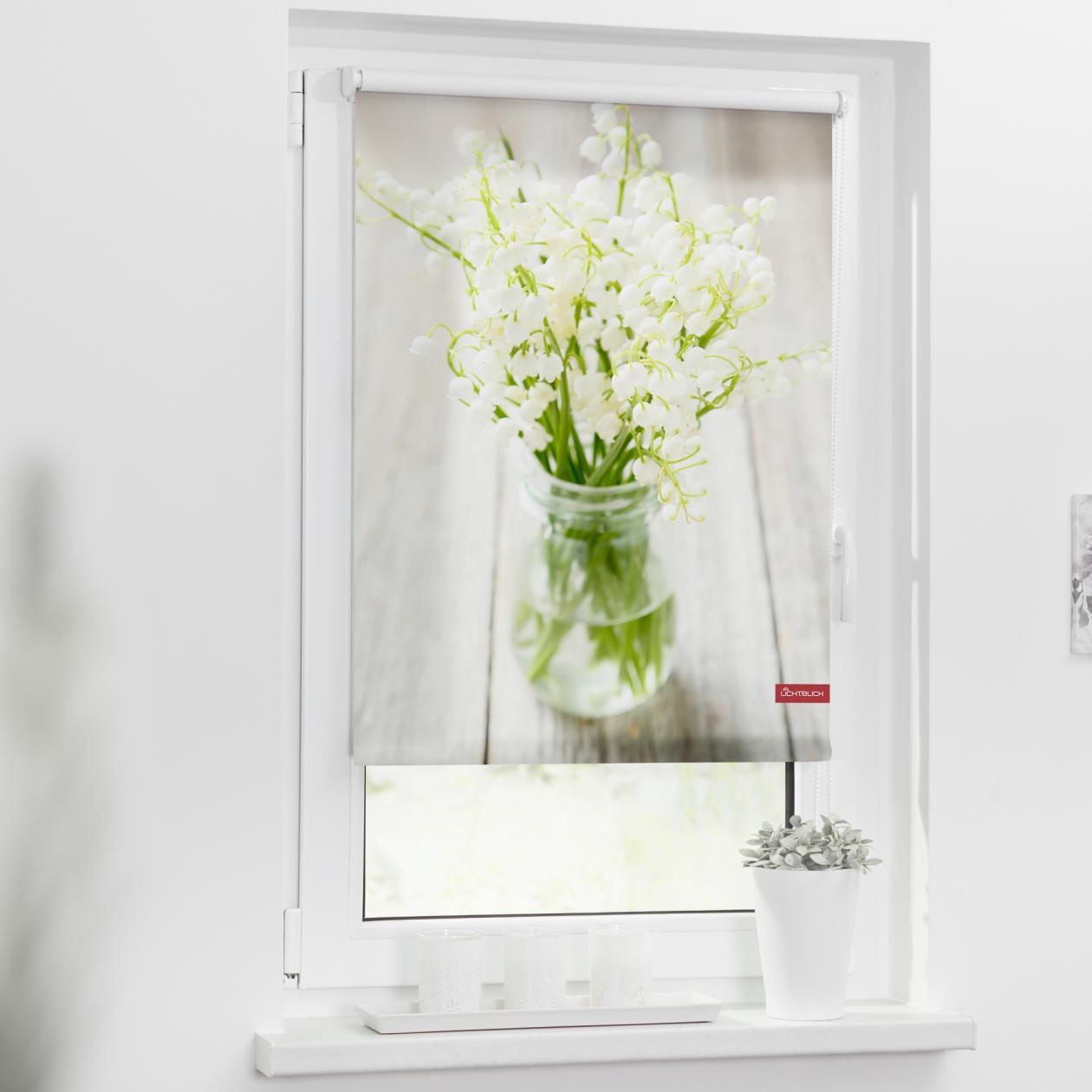 Image of LICHTBLICK ORIGINAL Seitenzugrollo »Rollo Klemmfix, ohne Bohren, Verdunkelung, Maiglöckchen - Weiss«, verdunkelnd, Verdunkelung-energiesparend, freihängend bei Ackermann Versand Schweiz