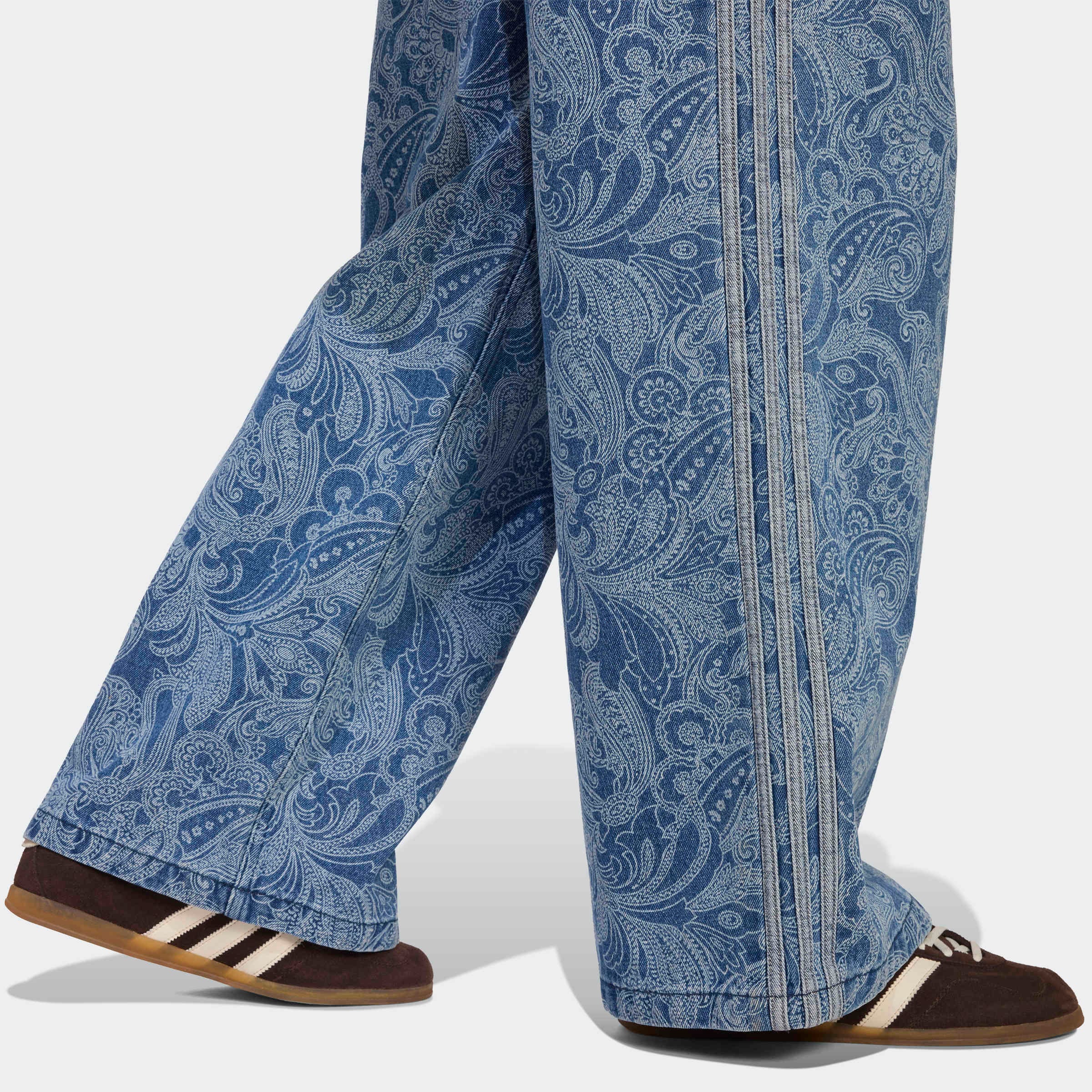 adidas Originals Pantalon de sport »ADIDAS LIBERTY LONDON FIREBIRD MID RISE, GERADES BEIN«  partie d'une collaboration exclusive avec Liberty London, en coton