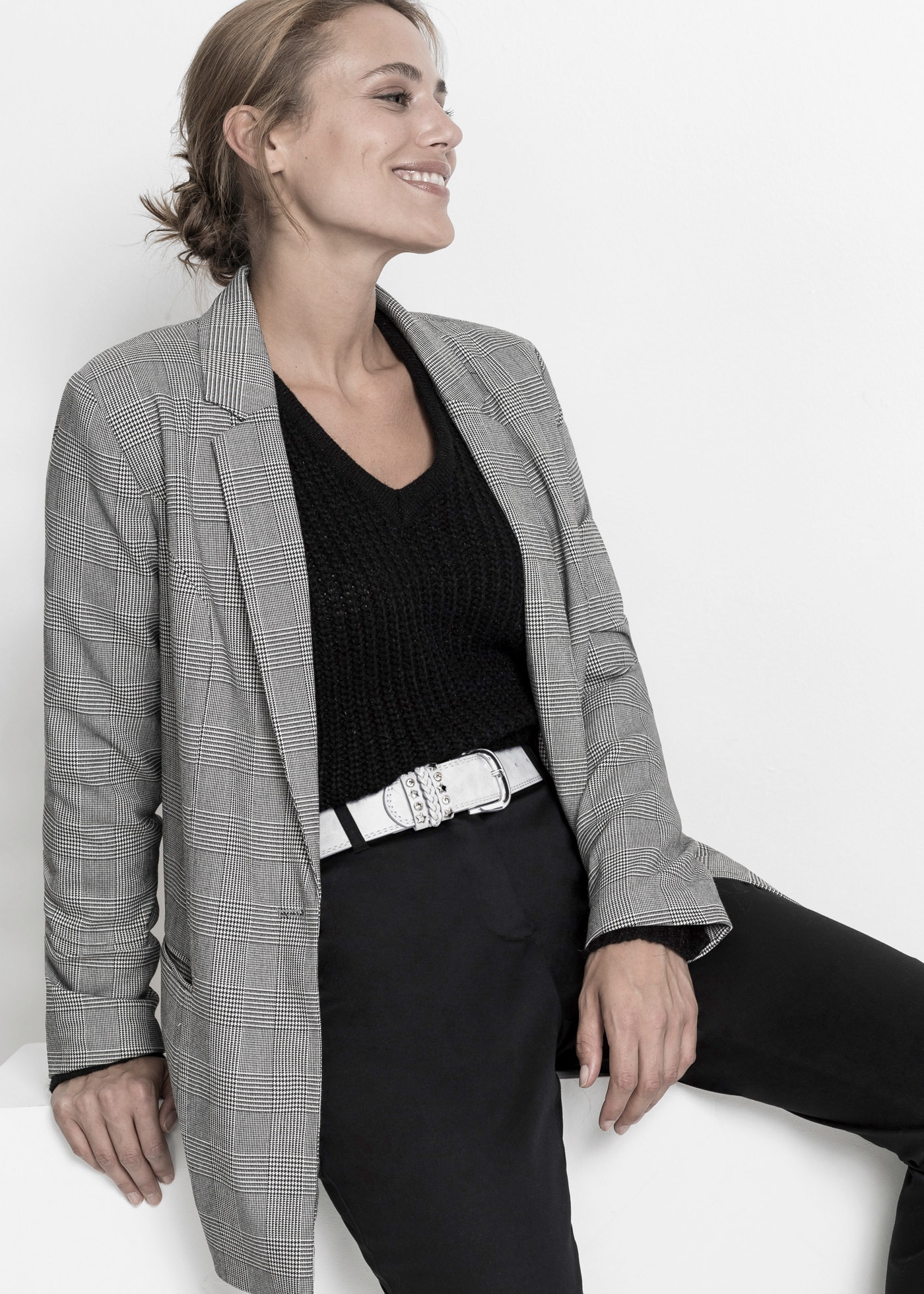 Image of bonprix Hüftgürtel aus Polyurethan, mit Nieten- und Flechtdetail, im Casual Stil