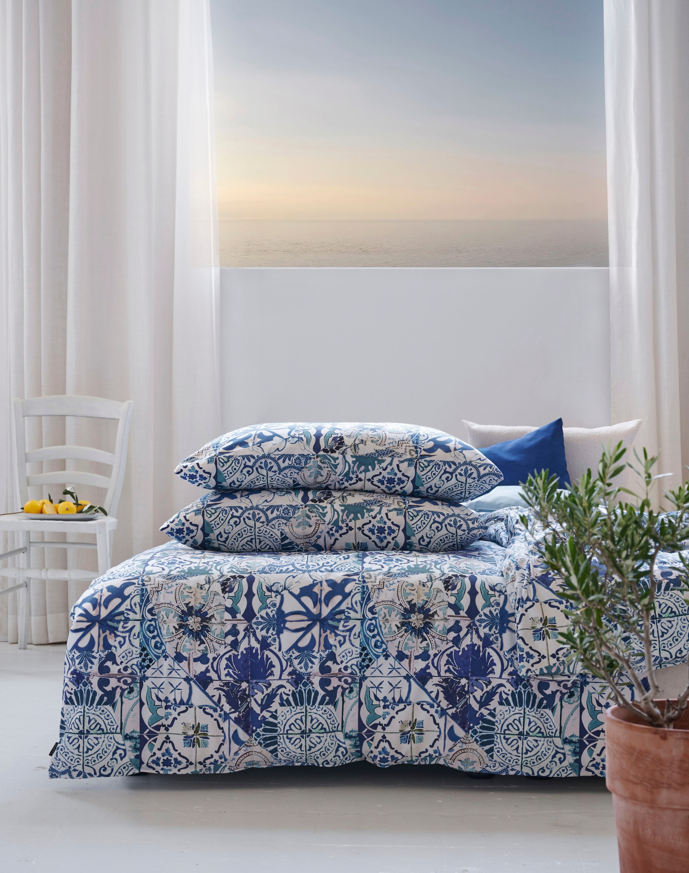 Bettwäsche »Azzuro«, Handgemalte blau-weisse Kacheln im Amalfi-Style, GOTS zertifiziert