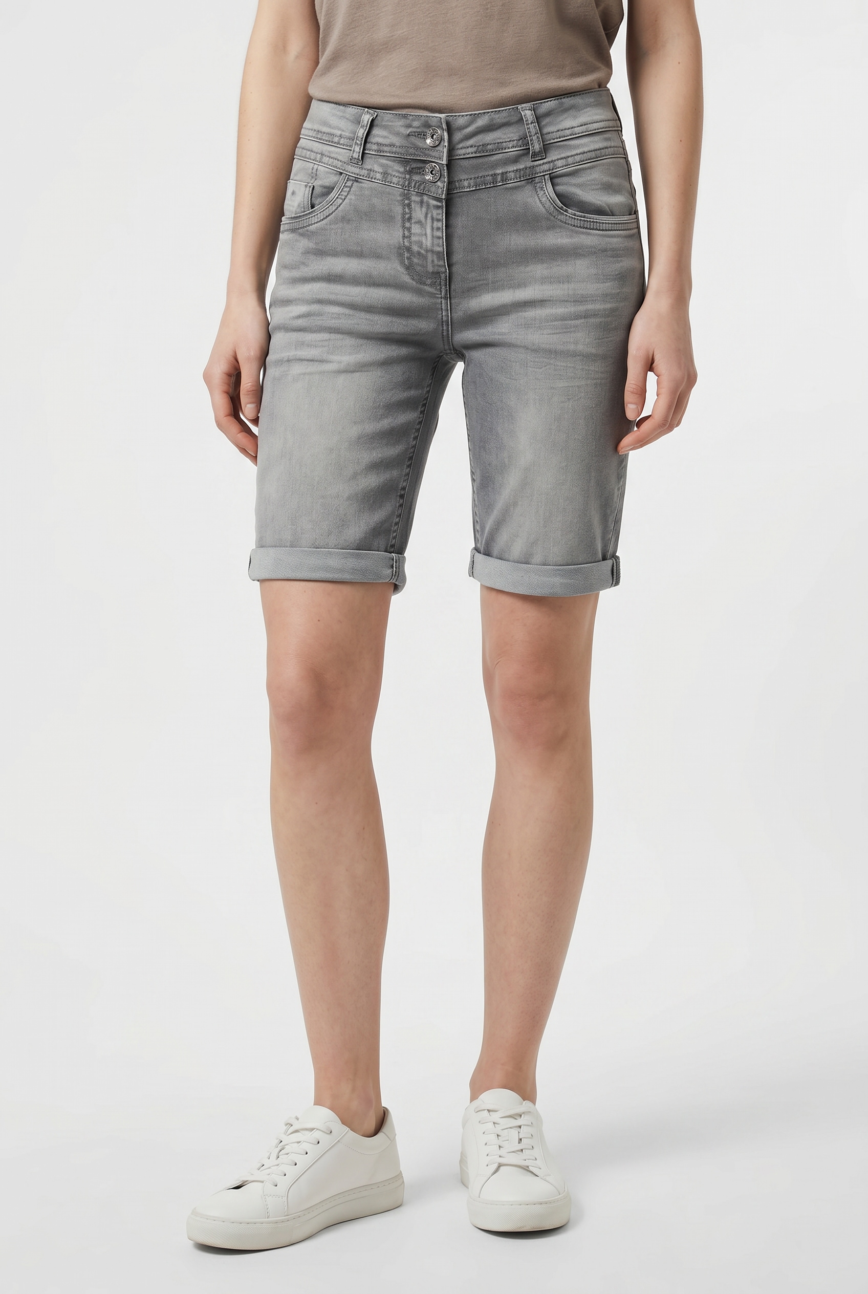 Image of Cecil Shorts "Style Toronto" Jeanshorts im Slim Fit und mit Stretch