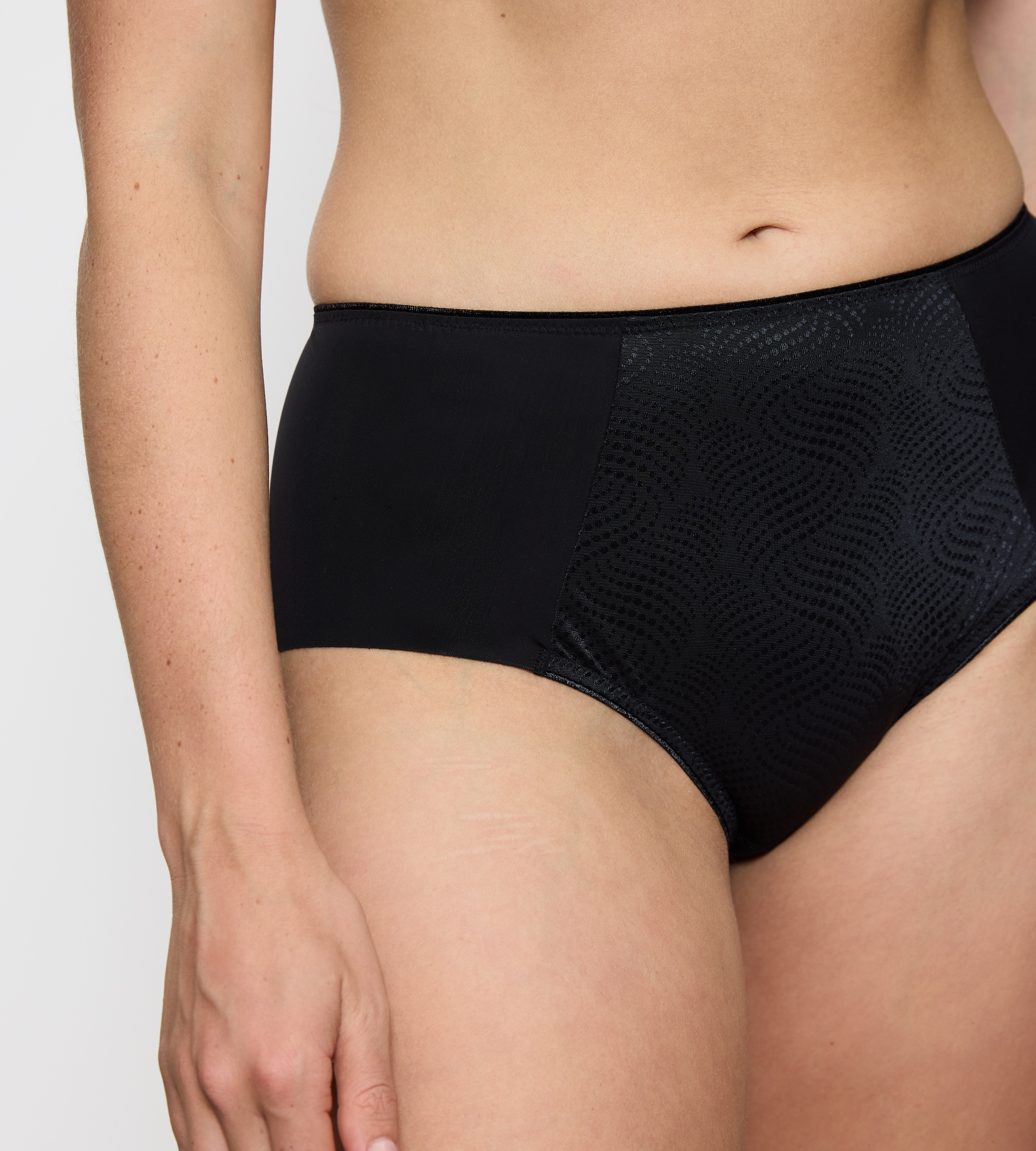 Triumph Hipster »Essential Minimizer« schimmerndes Jacquard-Muster, Microfaser, breite Seitenpartie