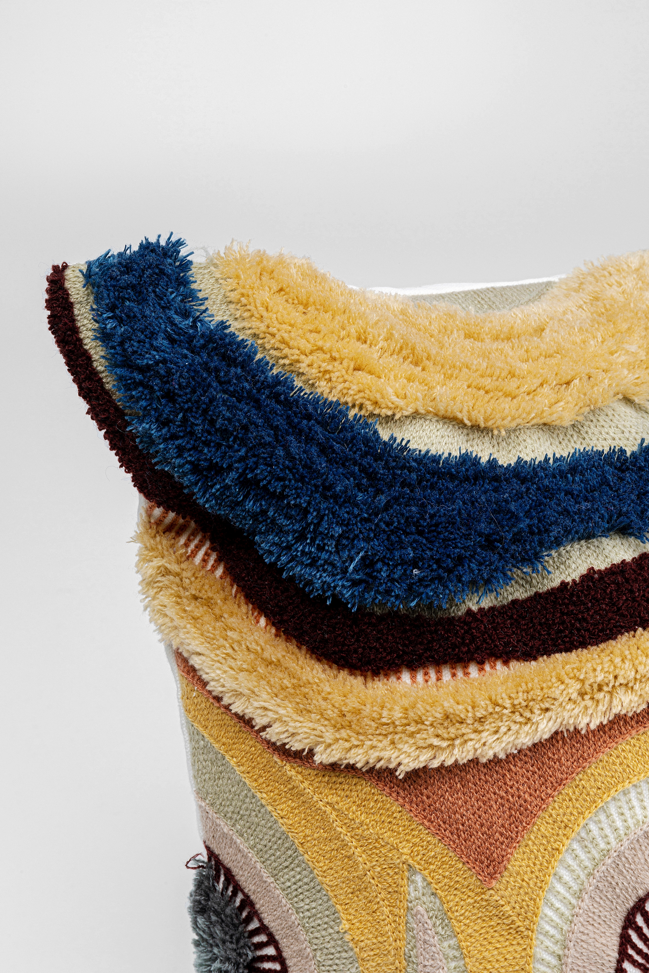 Kare Design Coussin décoratif »Lava, Kissenhülle mit Füllung, 45x45 cm« stützt Kopf und Nacken angenehm und sorgt für erholsamen Schlaf