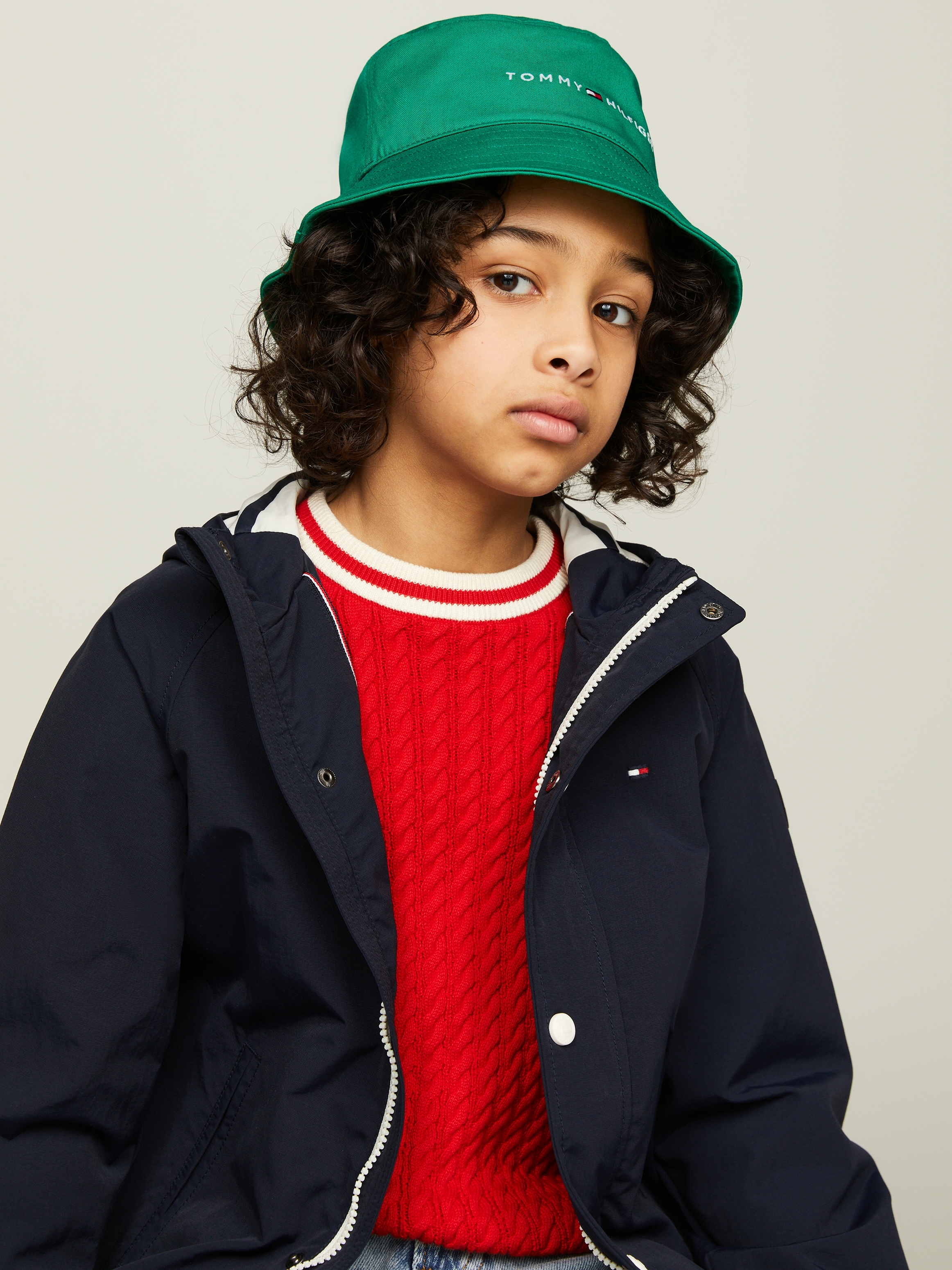 Tommy Hilfiger Fitted Cap »Essential Cap Unisex Bucket Hat«, (1 St.), Kinder Kids Junior MiniMe,im Colorblocking