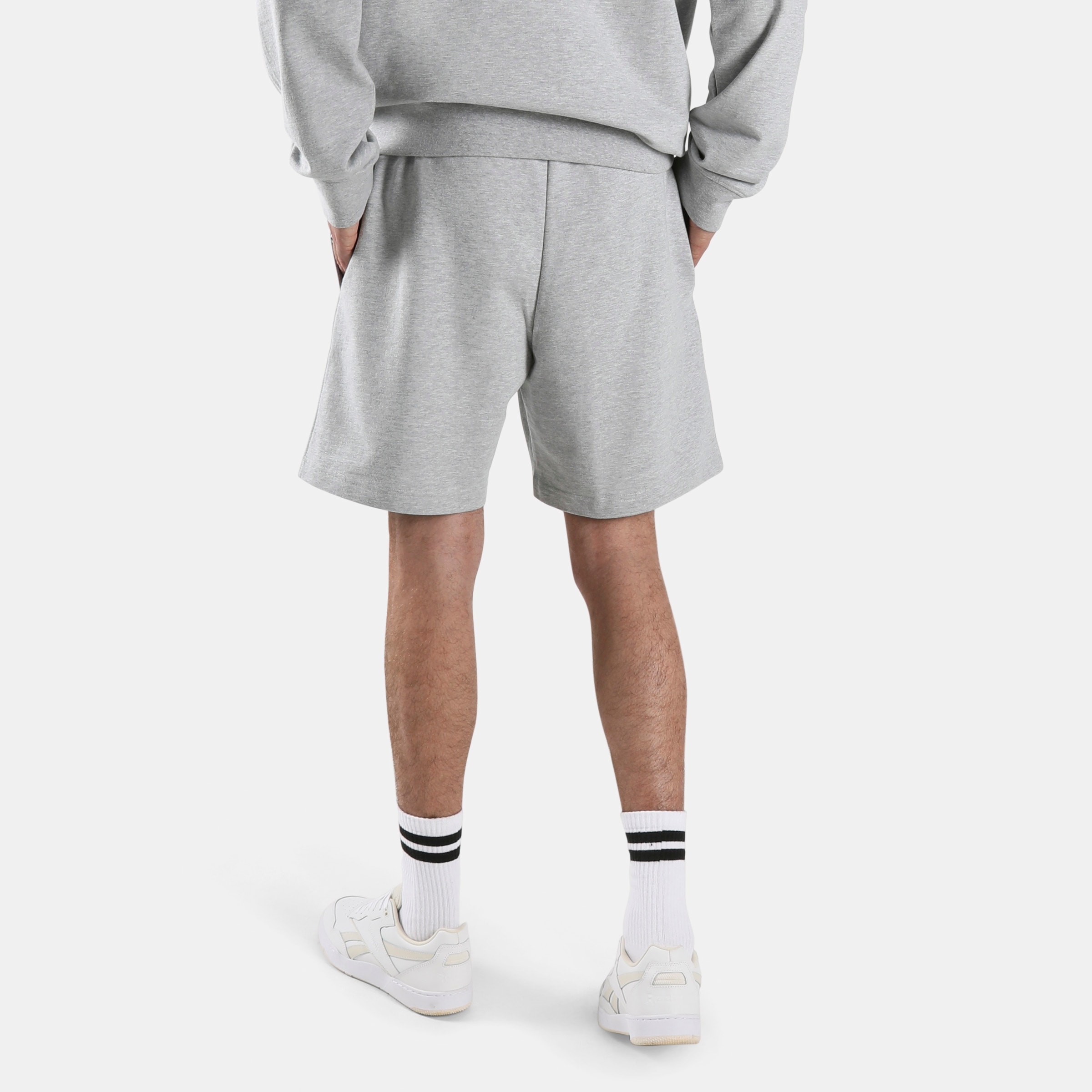 Reebok Sweatshorts »ID SMALL LOGO SHORTS«  shorts en molleton pour mode été et printemps, tailles S à XXL