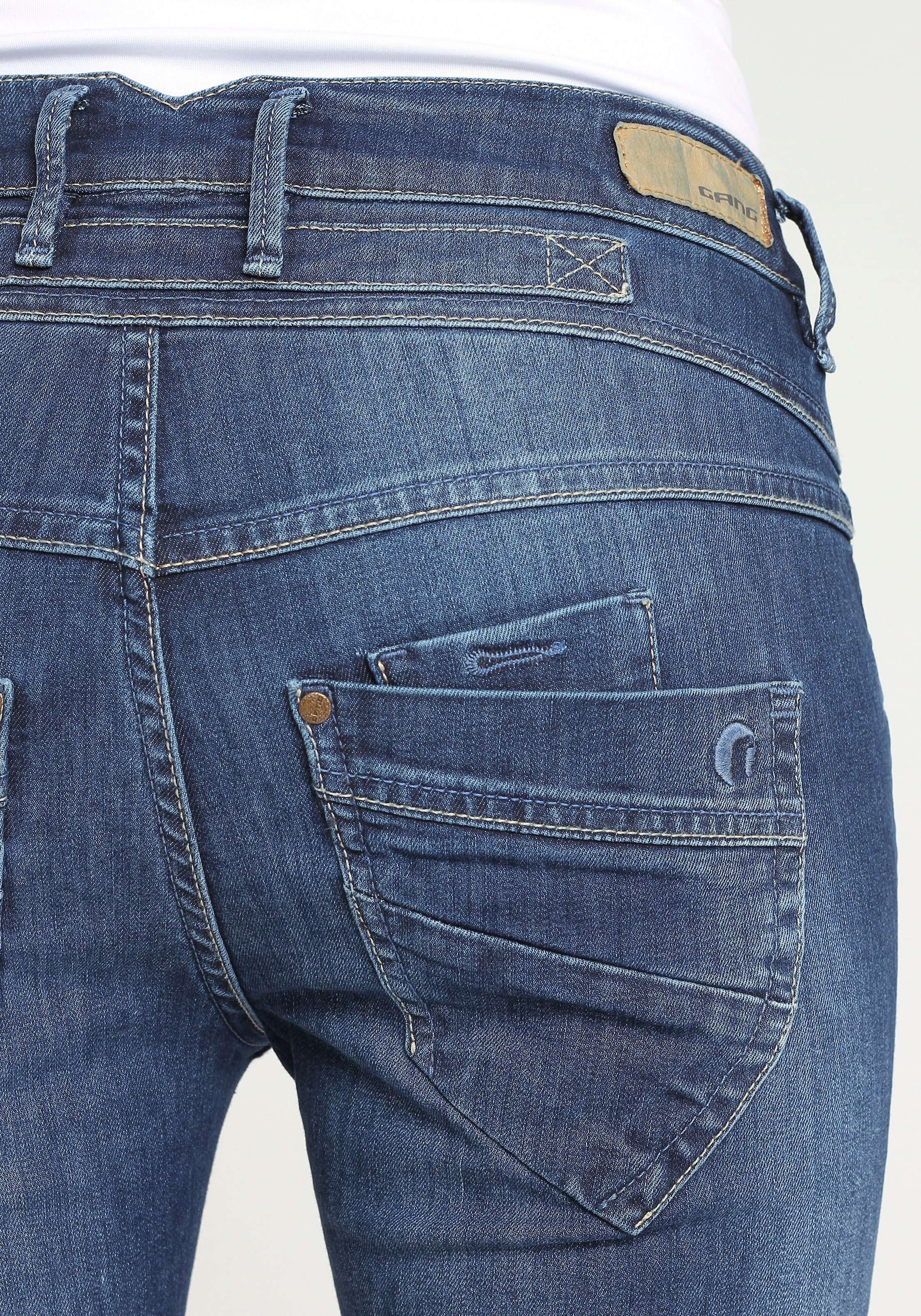 ♕ GANG Slim-fit-Jeans »94Marge«, mit besonderem 4-Knopf-Verschluss  versandkostenfrei auf