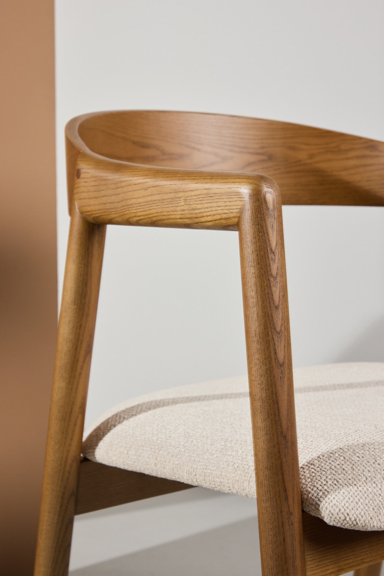 Venture Home Chaise de salle à manger »Långön, 2er-Set Esszimmerstühle aus Eschenholz, belastbar bis 150 kg« () Polsterstuhl, Stoffbezug, Eschenholzbeine, gepolsterter Sitz, modern