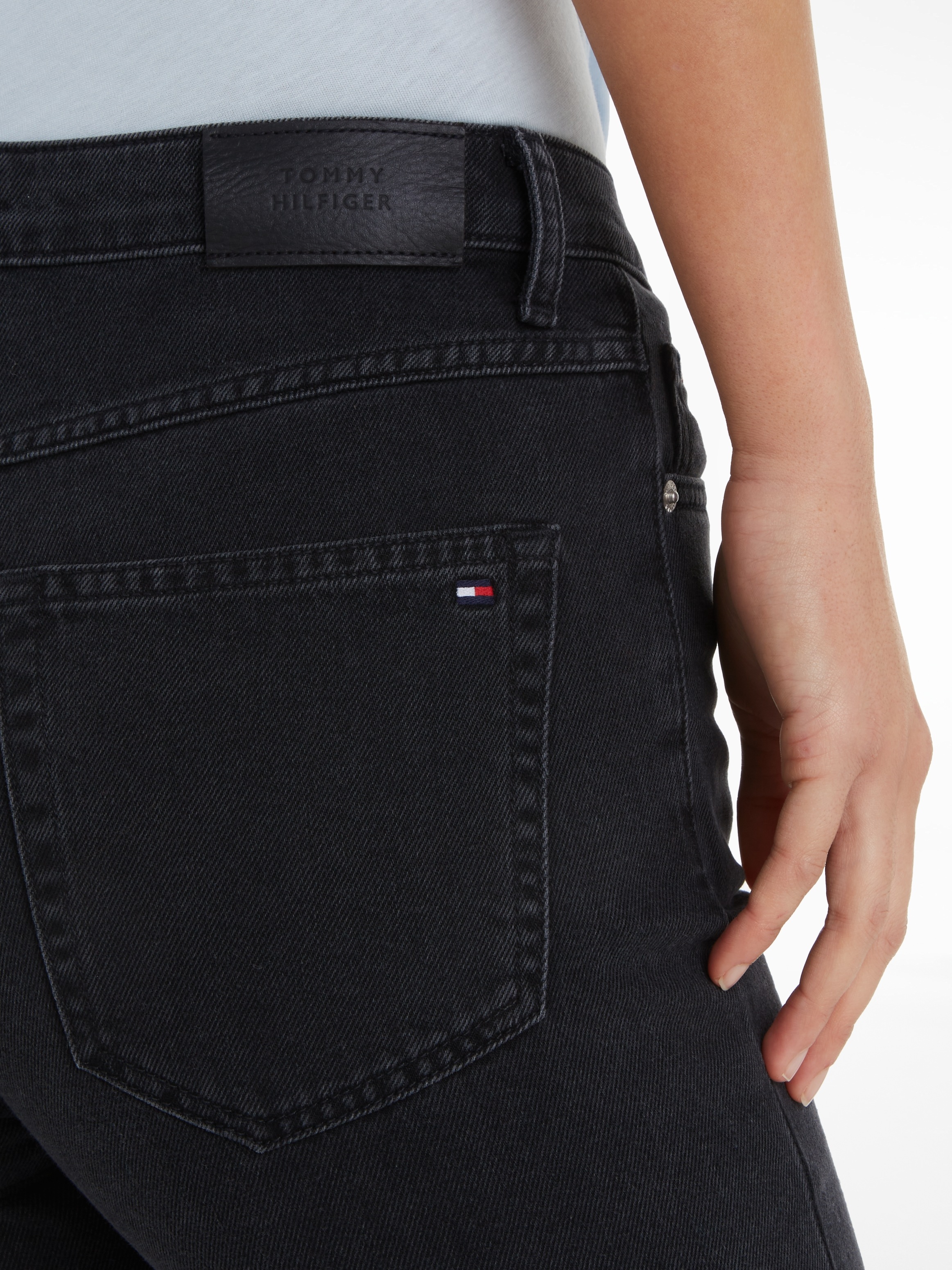 Tommy Hilfiger Straight-Jeans »CLASSIC STRAIGHT HW«, mit Tommy Hilfiger Leder-Badge