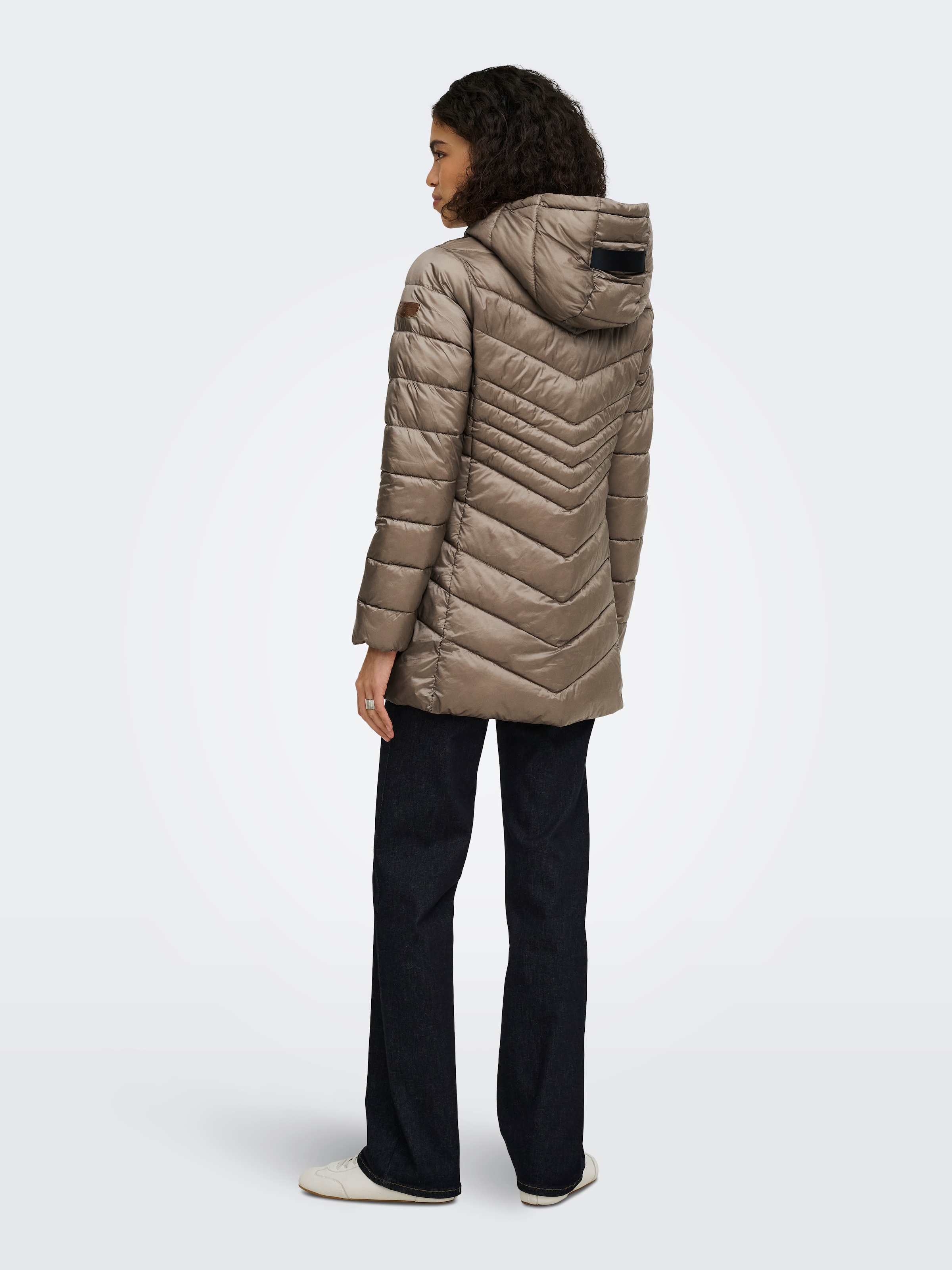 ONLY Veste matelassée »ONLMIMI  COAT CC OTW« avec capuche fibre synthétique