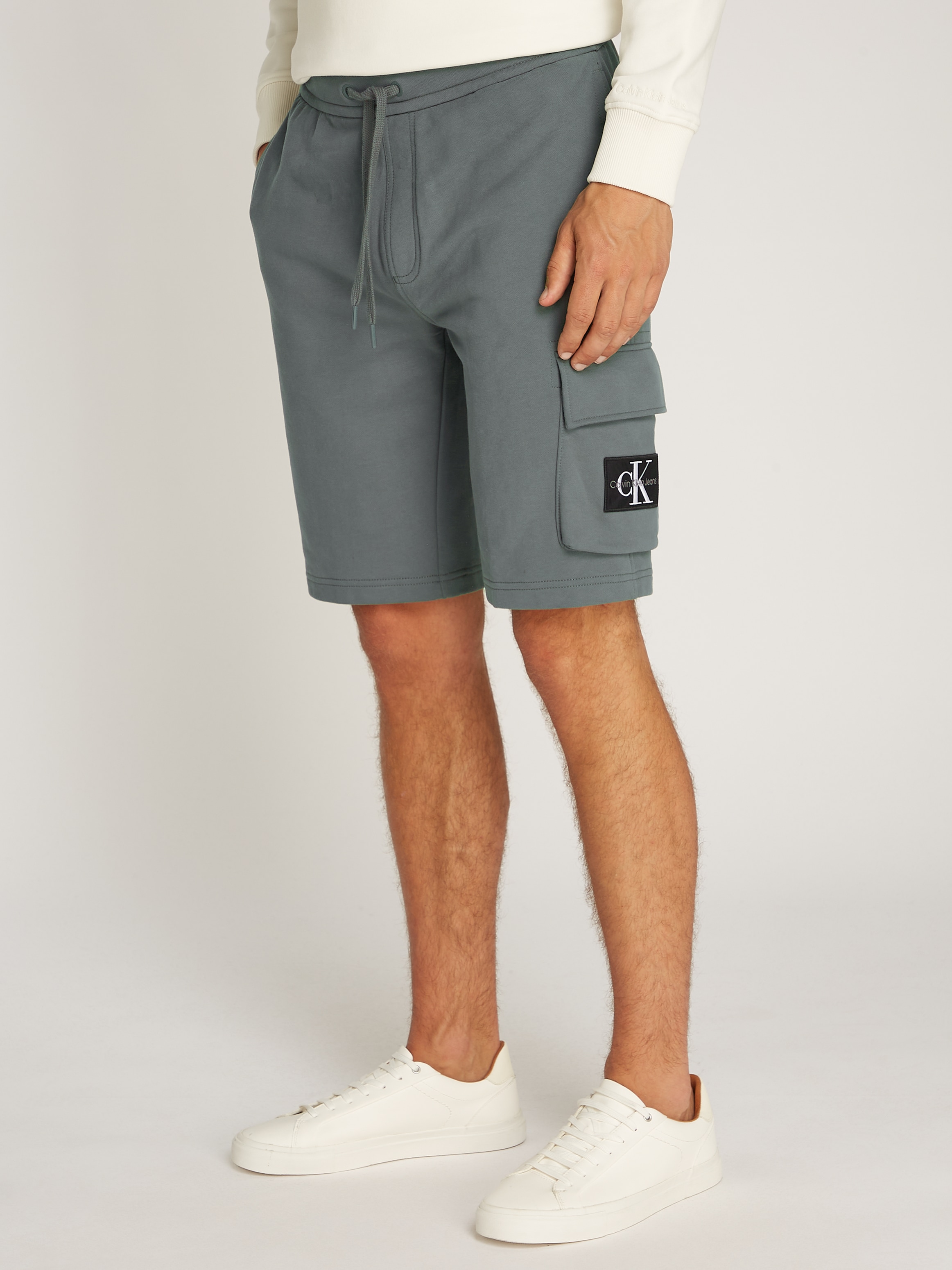 Calvin Klein Jeans Sweatshorts »MONOLOGO BADGE SHORT«, mit Logostickerei