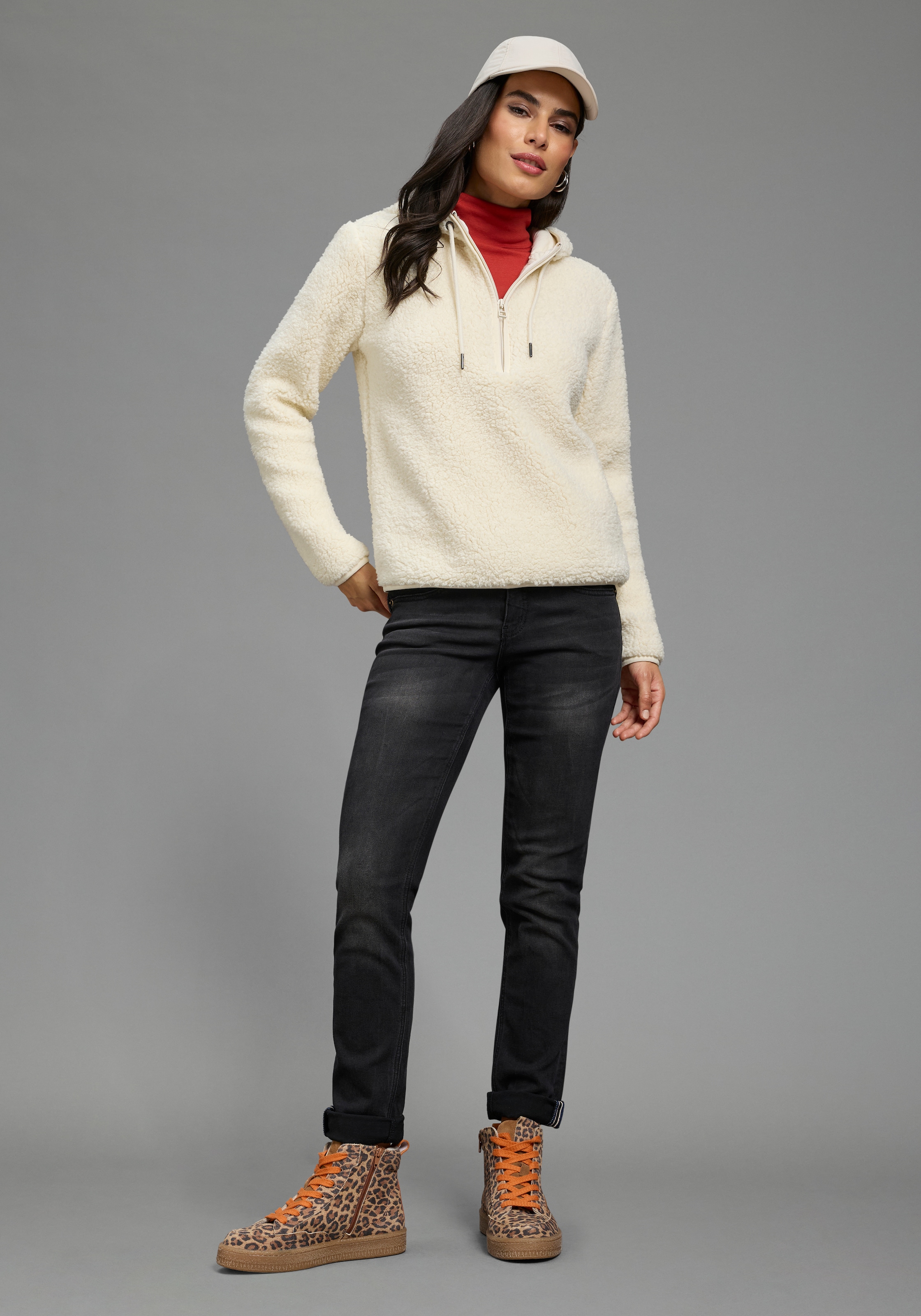 Laura Scott Fleecepullover, 1 aus kuscheligem Teddyfleece mit Kapuze und Reissverschluss
