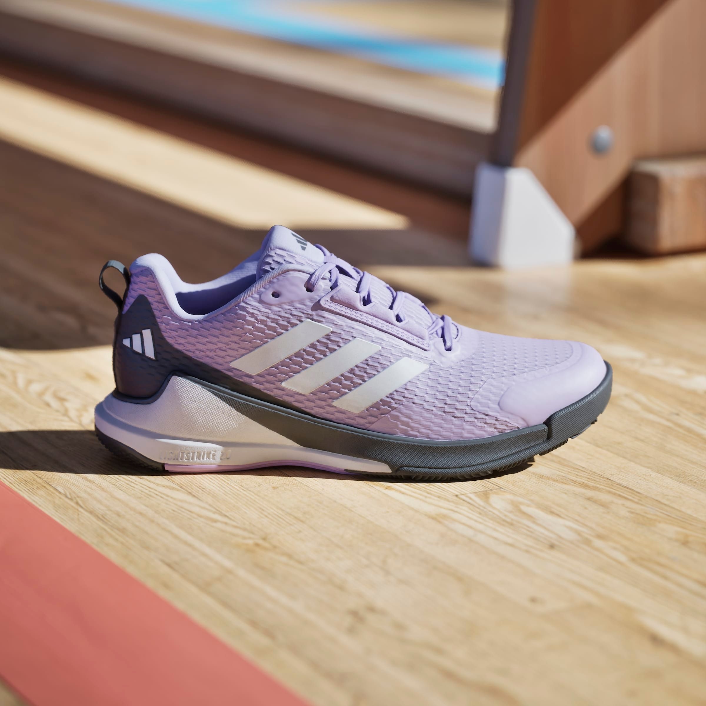 adidas Performance Hallenschuh »NOVAFLIGHT 2 INDOOR«, besonders geeignet für Handball und Volleyball