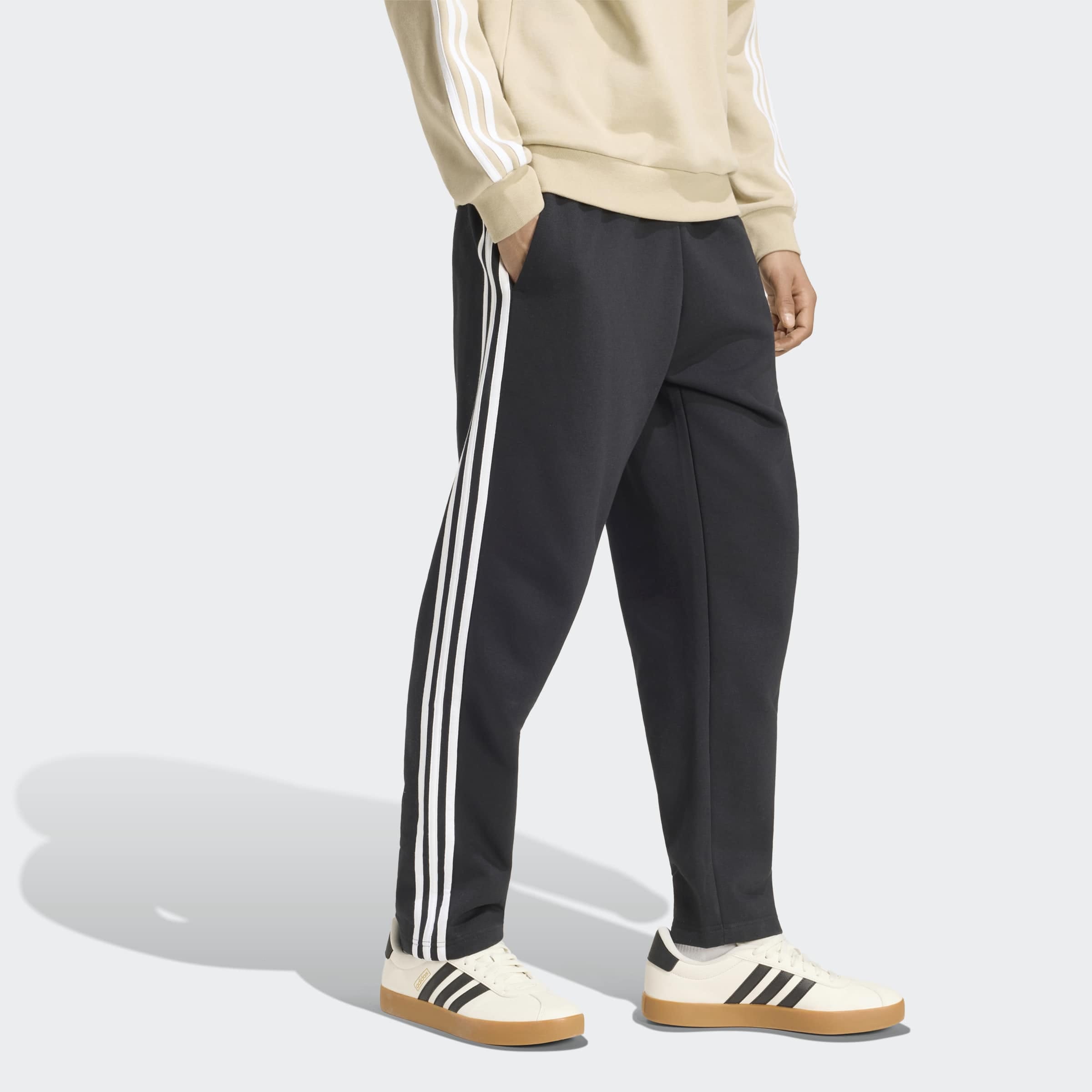 Image of adidas Sportswear Sporthose "ESSENTIALS 3-STREIFEN FLEECE TAPERED OPEN HEM" sportlicher Stil, für Erwachsene