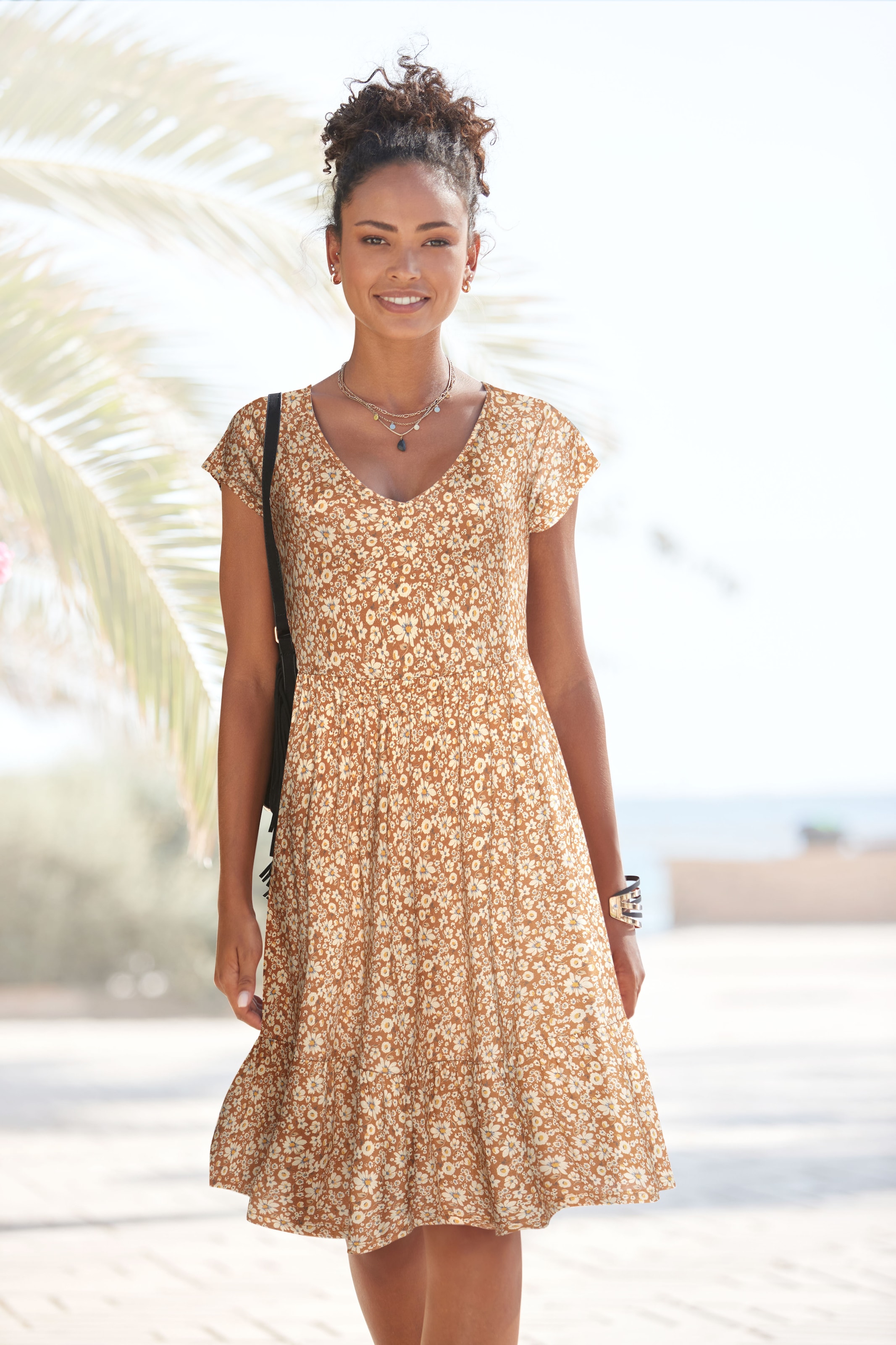 Image of Buffalo Jerseykleid "mit Blümchenprint und V-Ausschnitt" Ohne Taschen Kurzes Sommerkleid, Strandkleid, Druckkleid, Blumenkleid