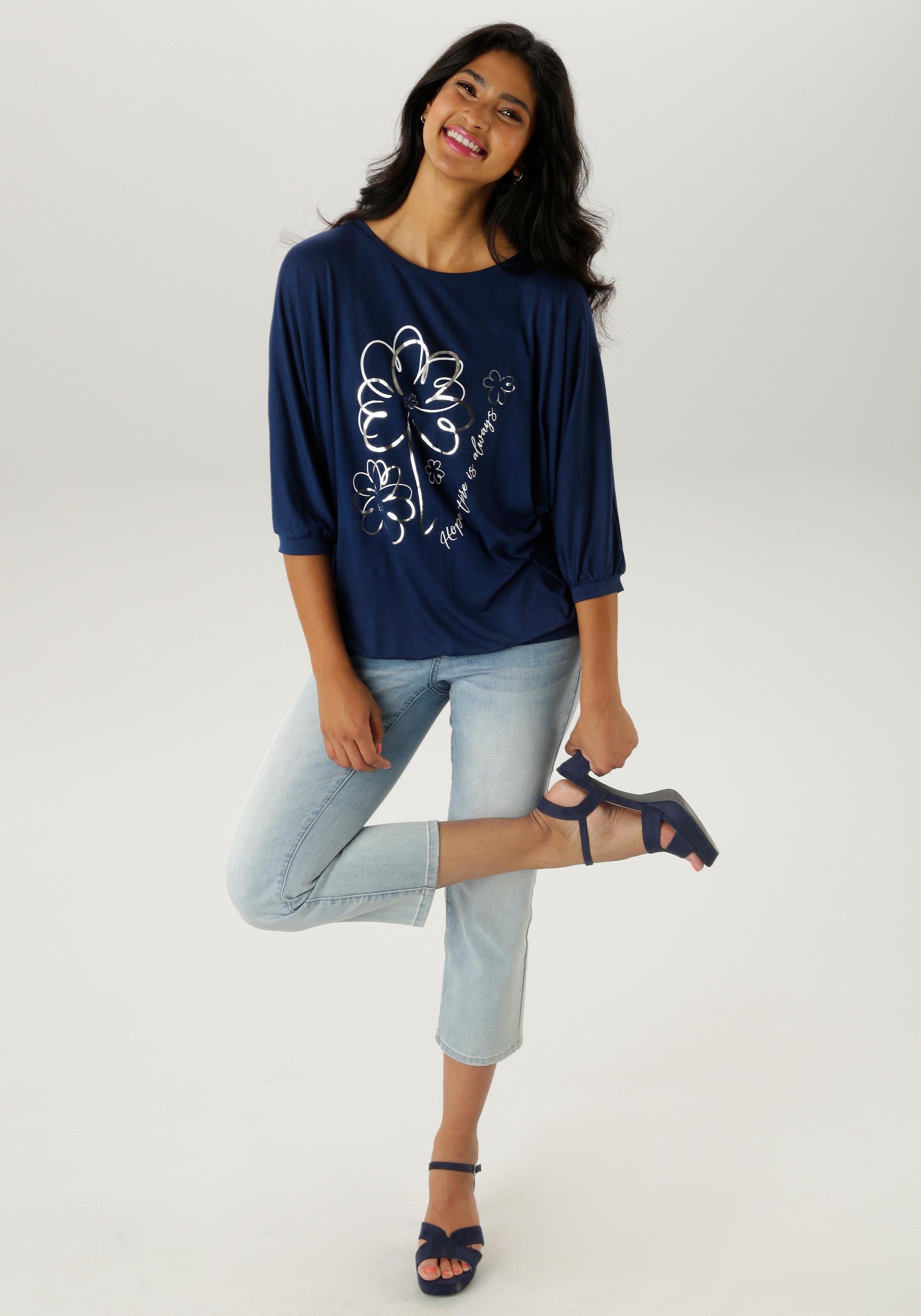 Aniston SELECTED Fledermausshirt, teilweise mit silberfarbenen Folienprint